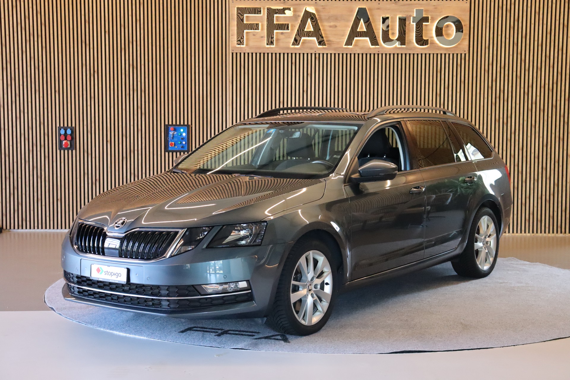 SKODA Octavia Combi 2.0 TDI 184 Style 4x4 DSG-image-0