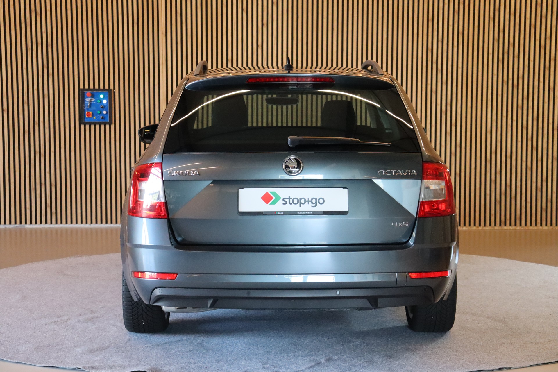 SKODA Octavia Combi 2.0 TDI 184 Style 4x4 DSG-image-6