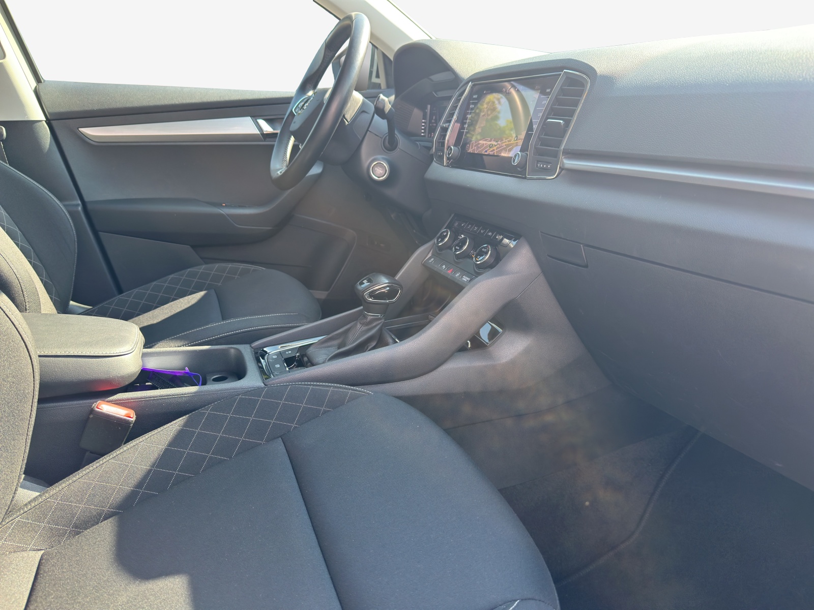 SKODA Karoq 1.5 TSI ACT Ambition DSG-image-14