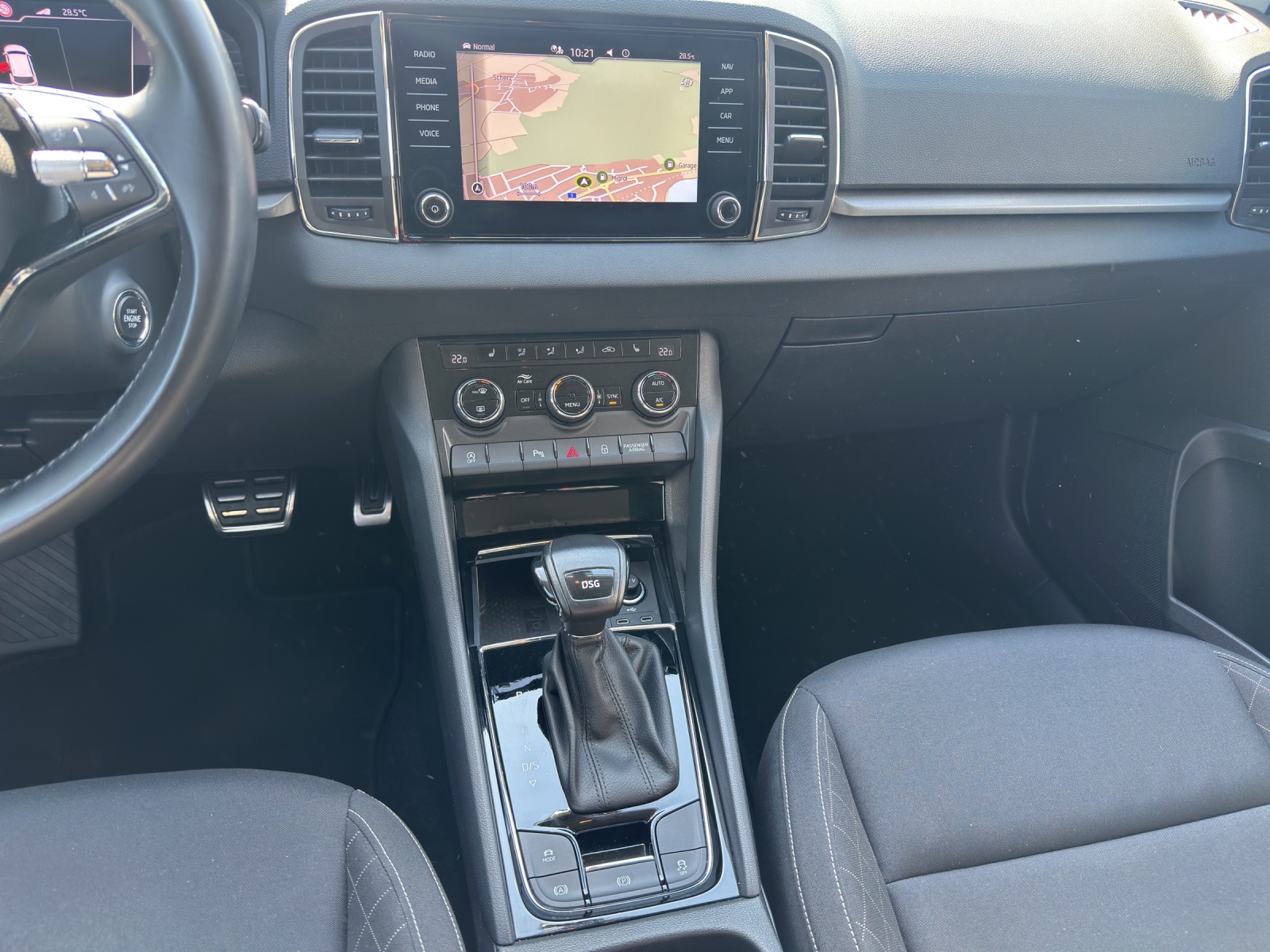 SKODA Karoq 1.5 TSI ACT Ambition DSG-image-9