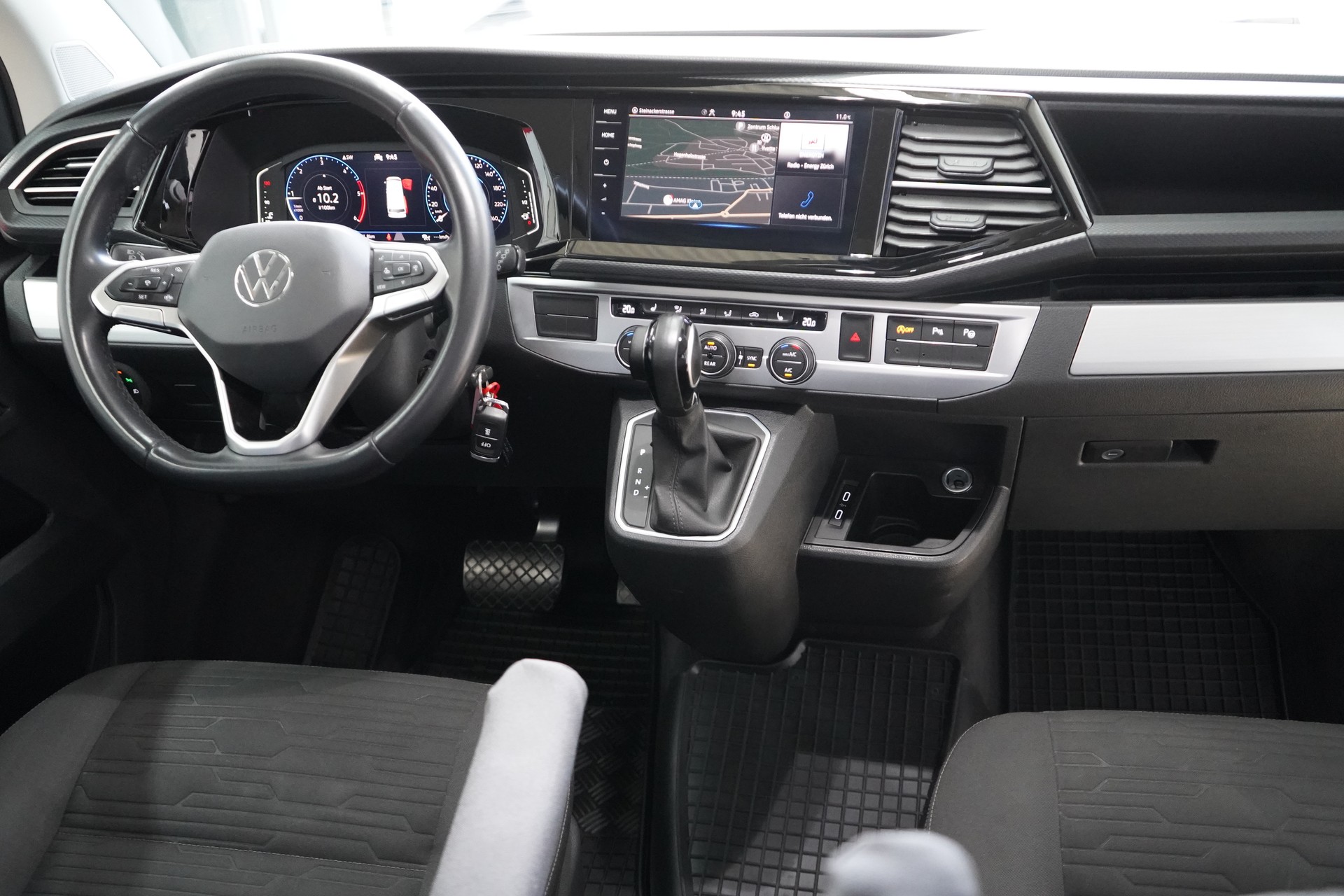 VW T6.1 Multivan 2.0 TDI Liberty Edition DSG-image-24