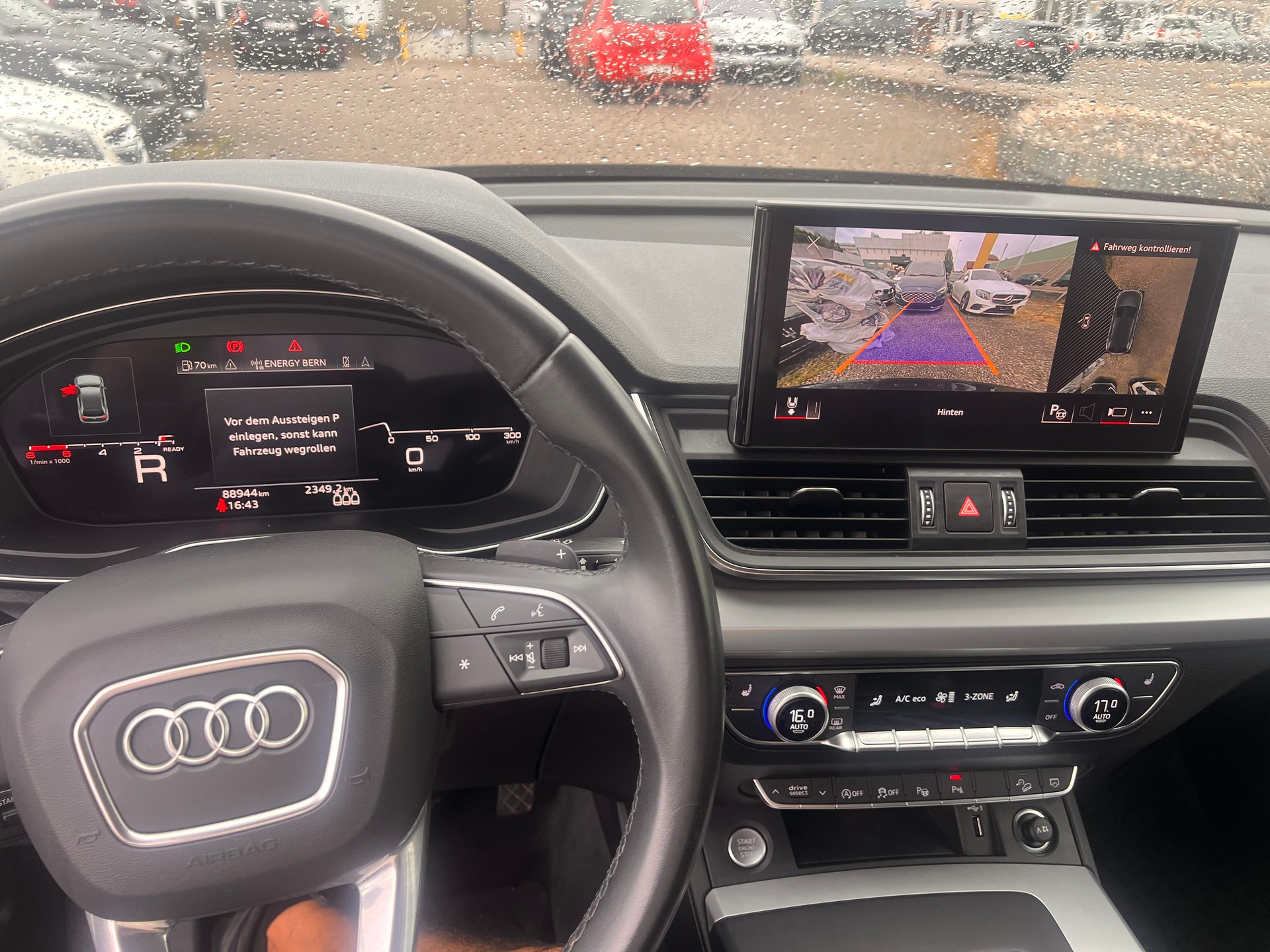 AUDI Q5 40 TFSI advanced quattro S-tronic-image-13