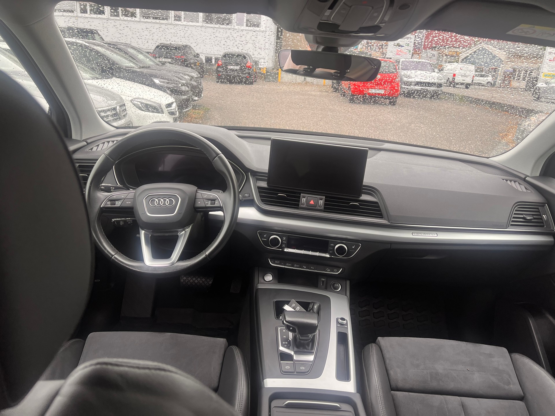 AUDI Q5 40 TFSI advanced quattro S-tronic-image-10
