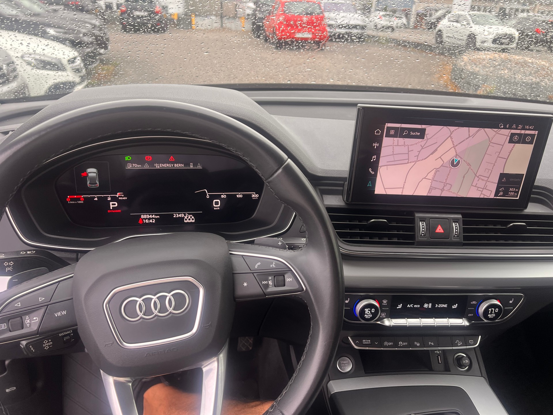 AUDI Q5 40 TFSI advanced quattro S-tronic-image-14