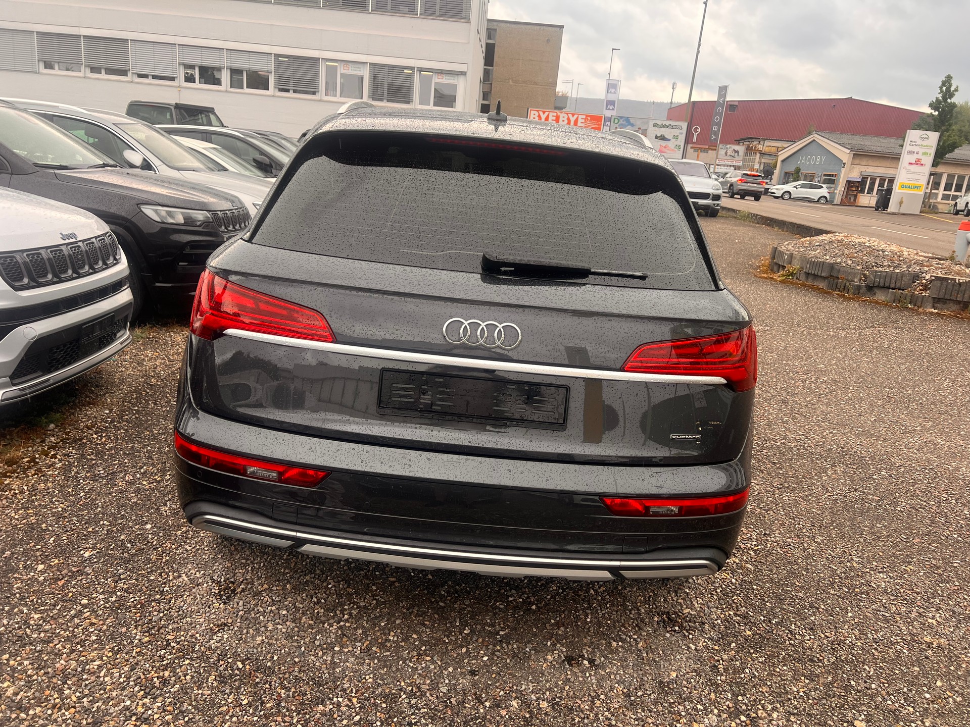 AUDI Q5 40 TFSI advanced quattro S-tronic-image-3