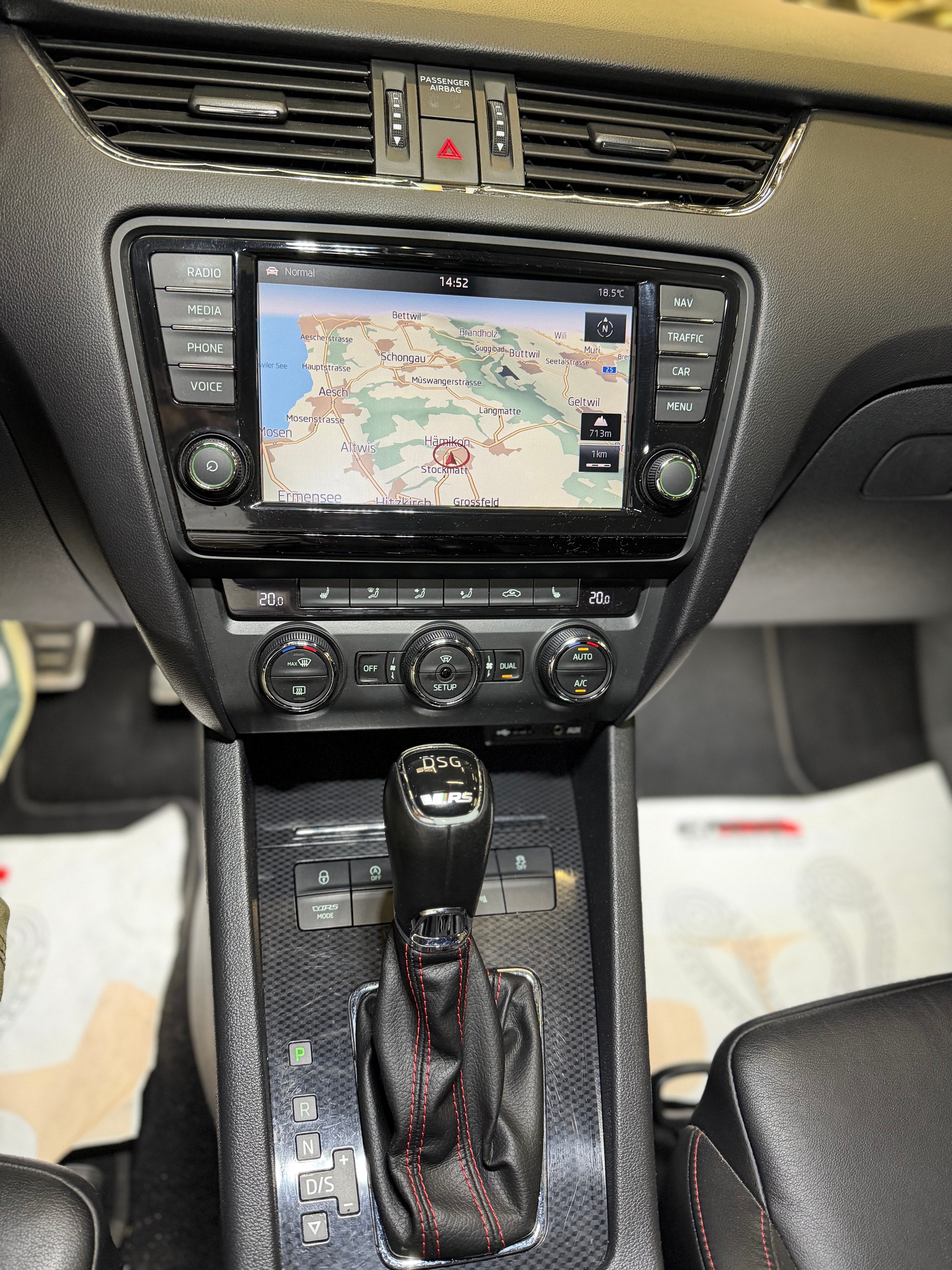 SKODA Octavia Combi 2.0 TSI RS DSG-image-13