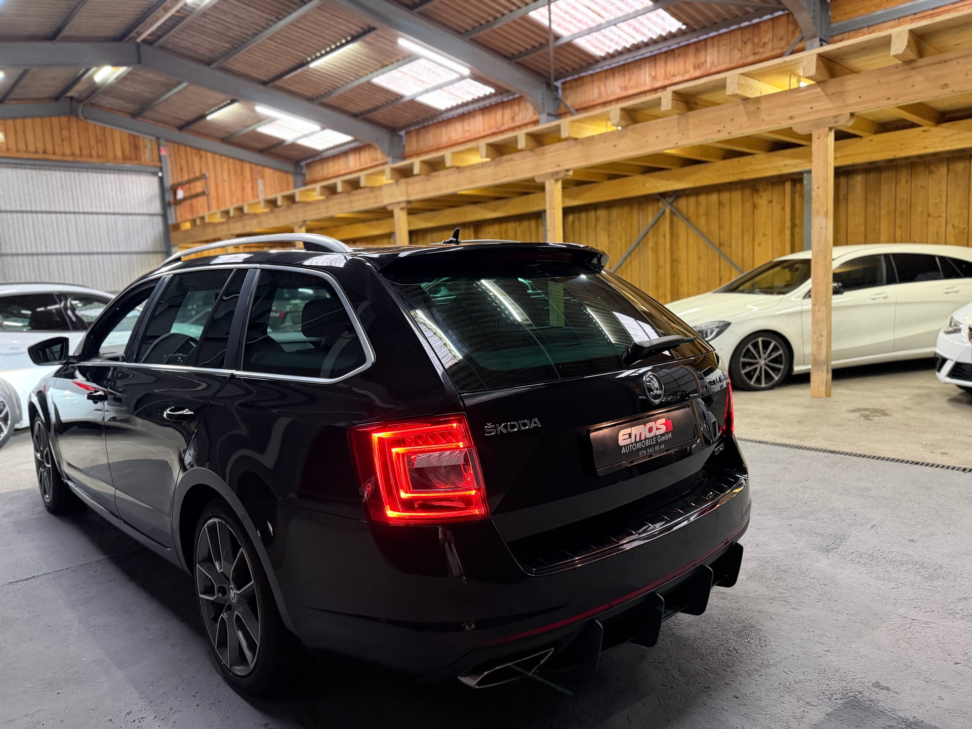 SKODA Octavia Combi 2.0 TSI RS DSG-image-4