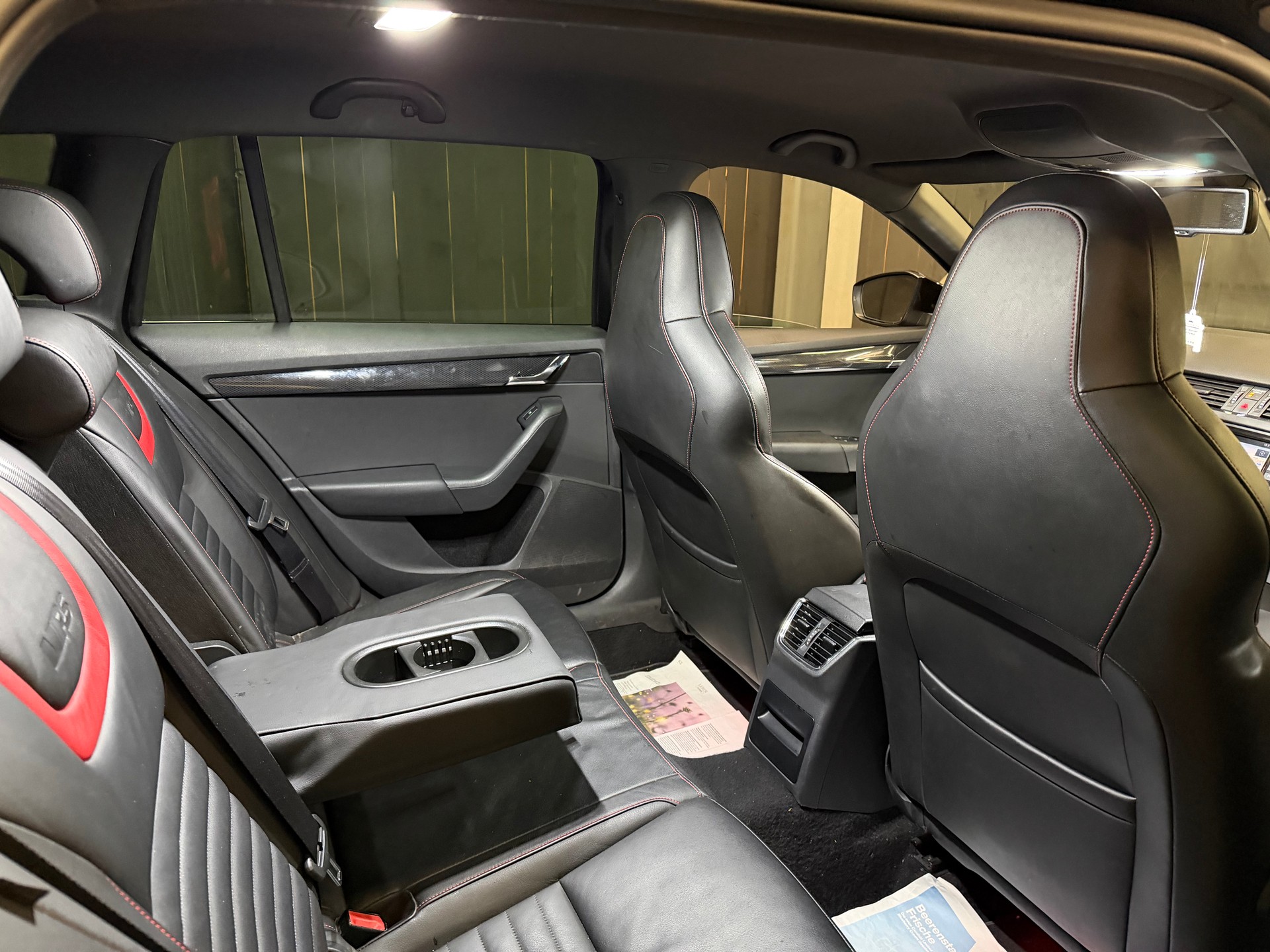 SKODA Octavia Combi 2.0 TSI RS DSG-image-12