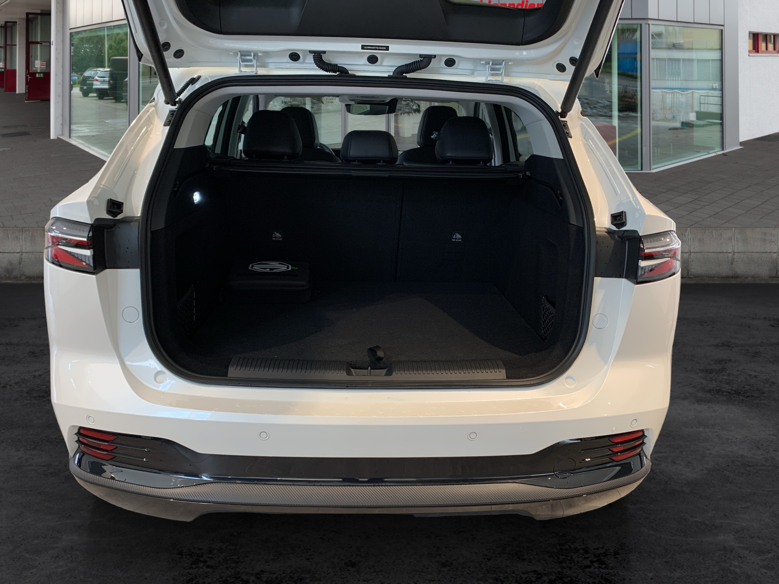 MG HS 1.5 PHEV Luxury-image-10