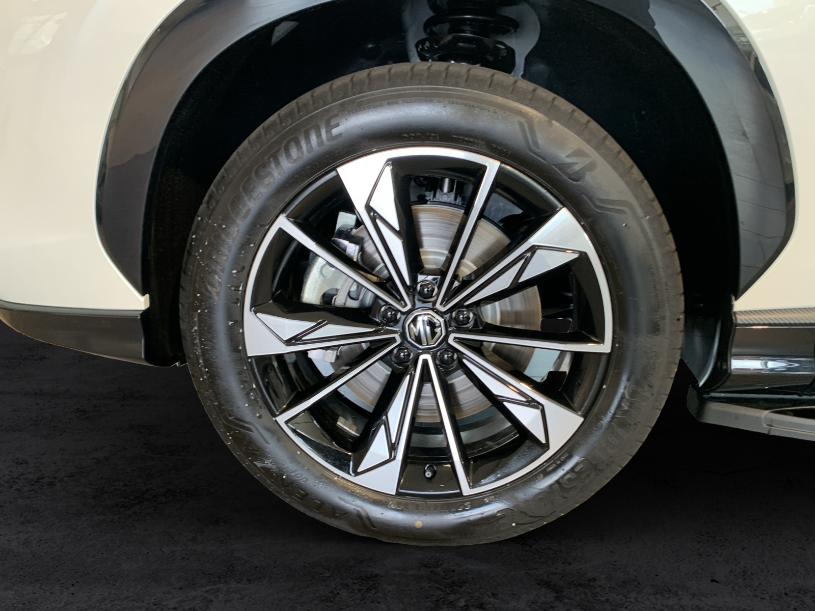 MG HS 1.5 PHEV Luxury-image-11