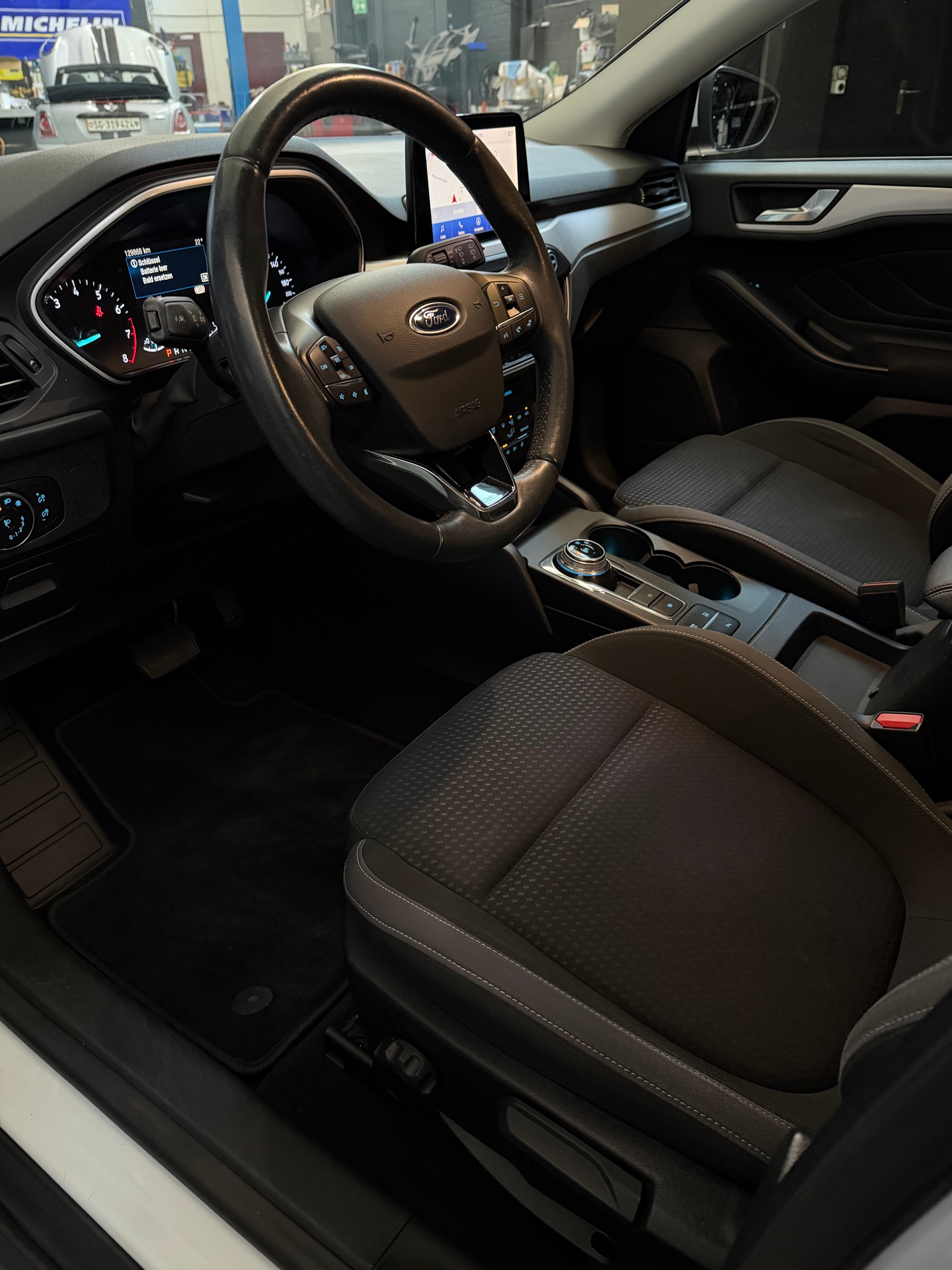 FORD Focus 1.0 SCTi Active Automatic-image-3