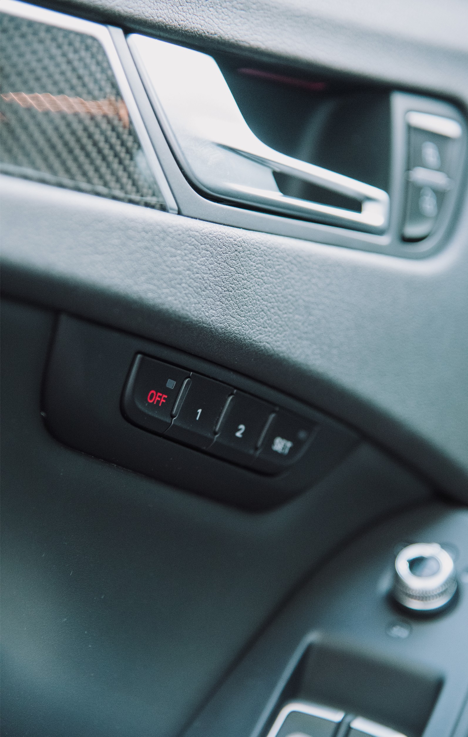 AUDI 4.2 V8 FSI quattro S-Tronic-image-8