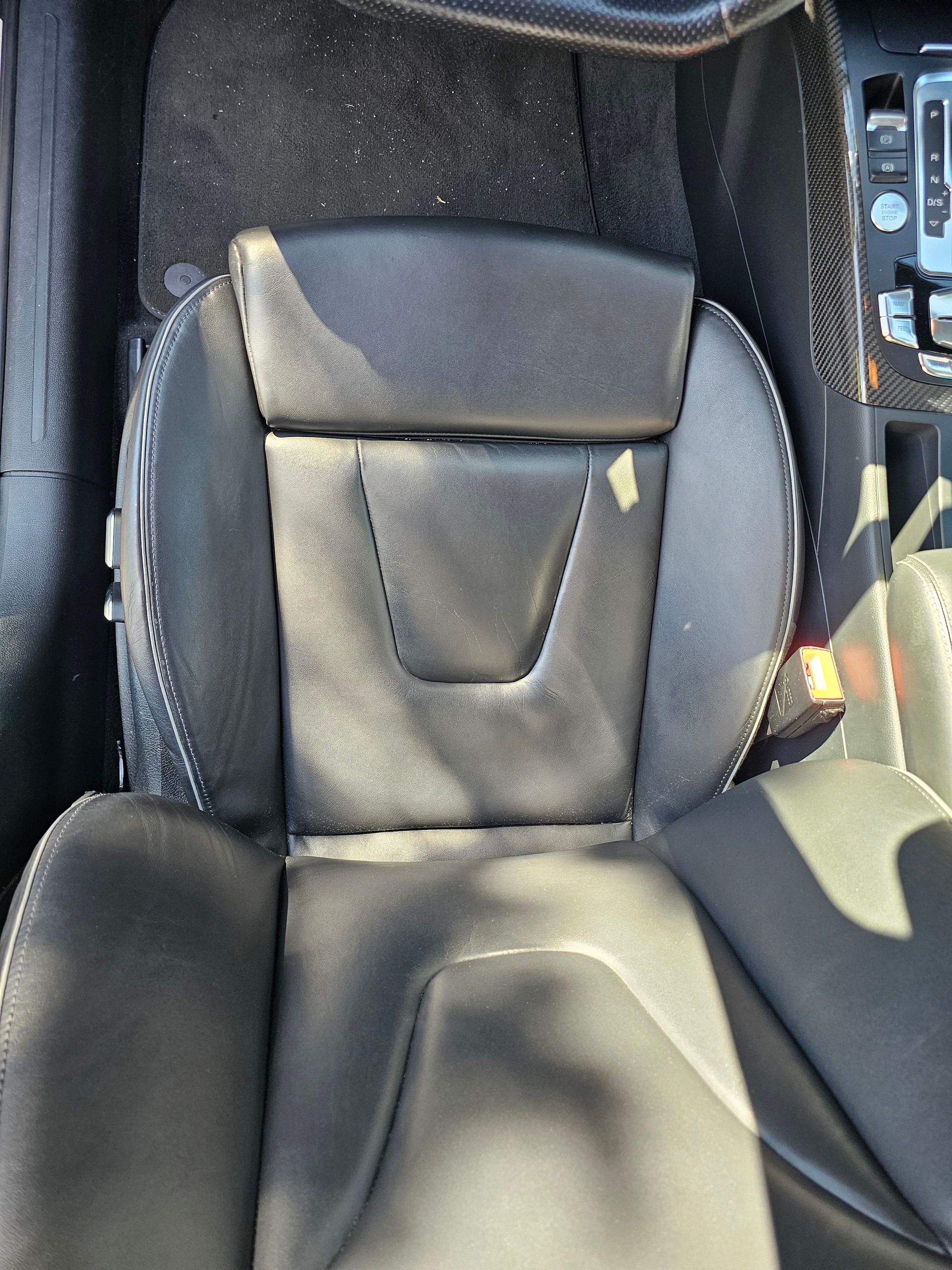AUDI 4.2 V8 FSI quattro S-Tronic-image-11