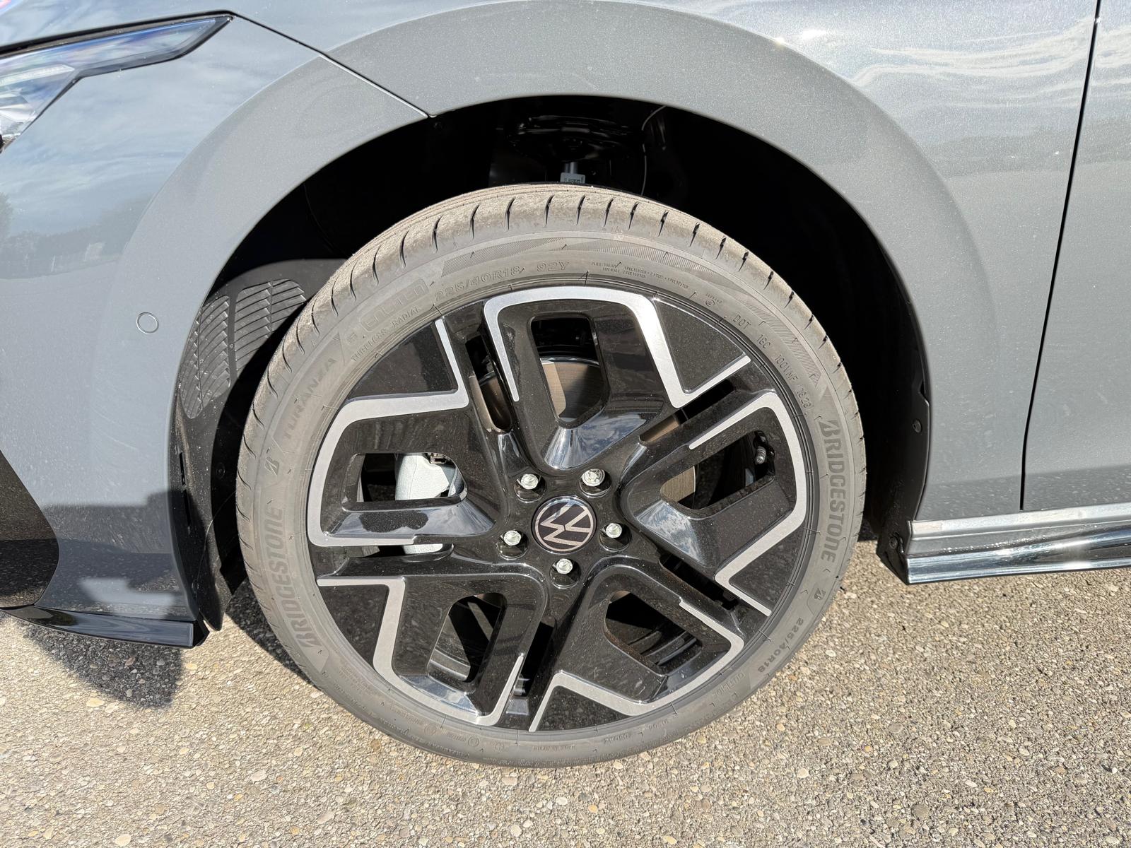 VW Golf Variant 2.0 TSI R-Line DSG 4 Motion-image-9