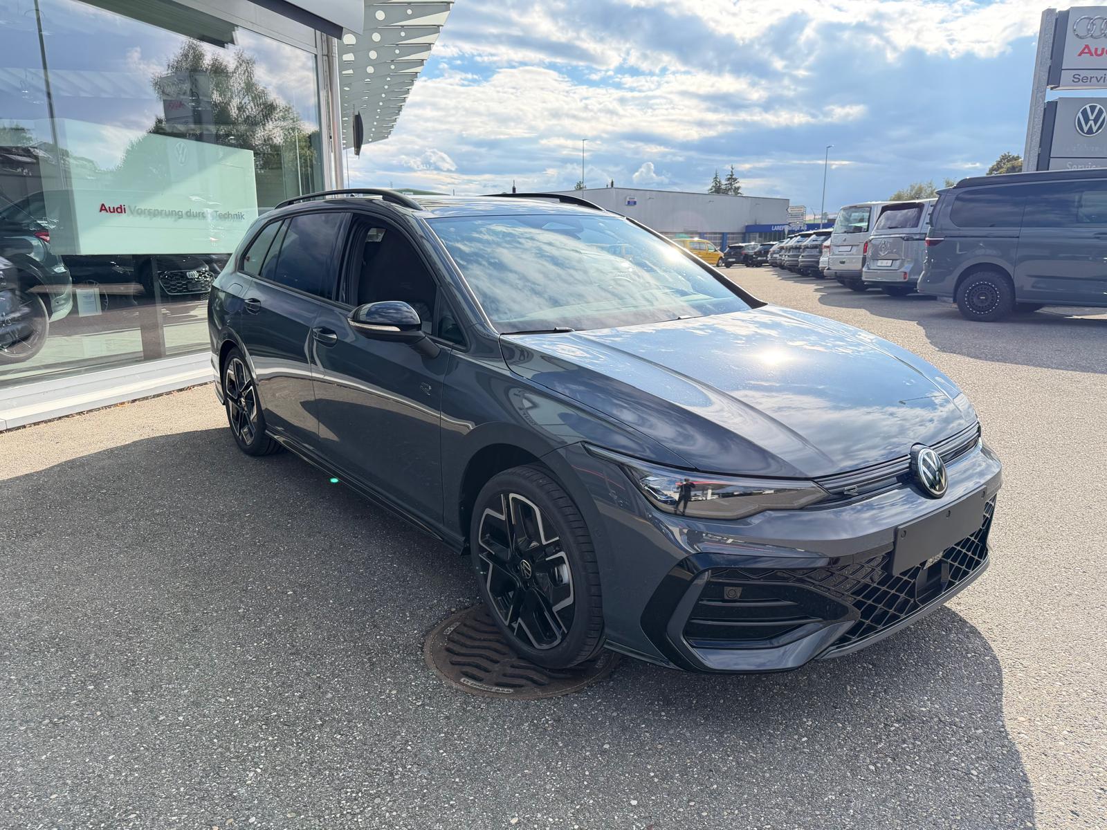 VW Golf Variant 2.0 TSI R-Line DSG 4 Motion-image-6