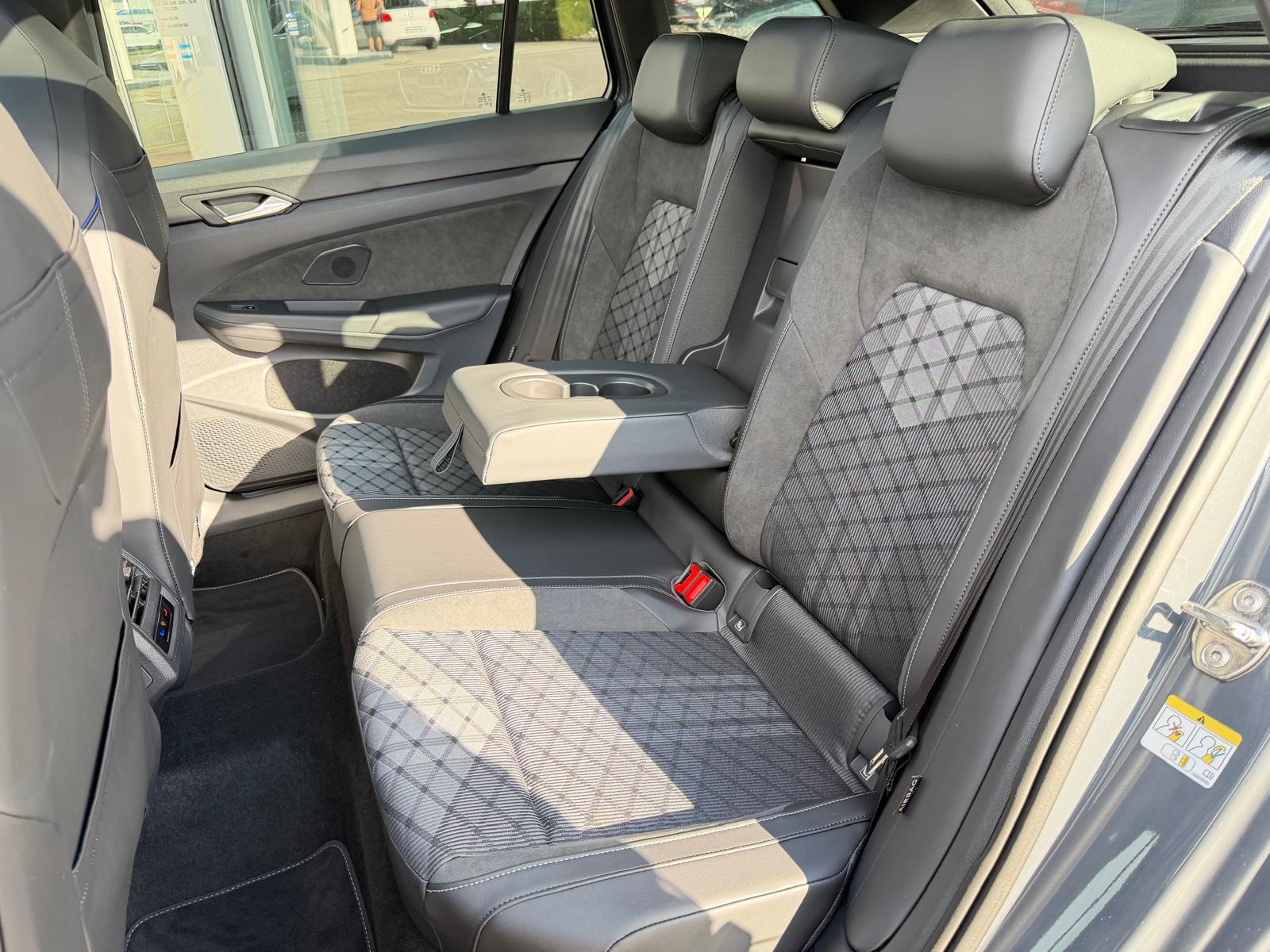 VW Golf Variant 2.0 TSI R-Line DSG 4 Motion-image-25