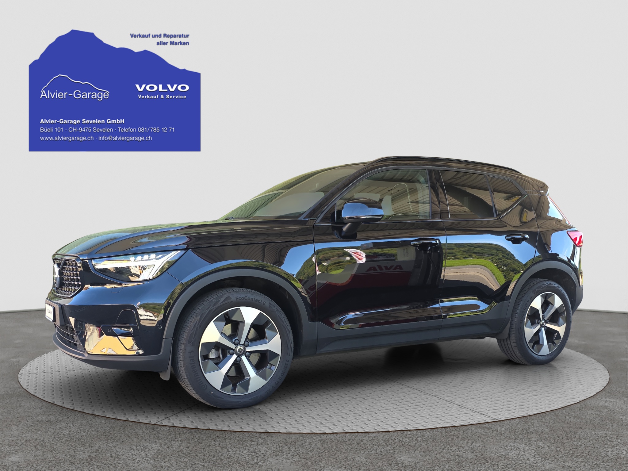 VOLVO XC40 B4 Benzin Mild Hybrid Ultimate Dark DCT — slika 1
