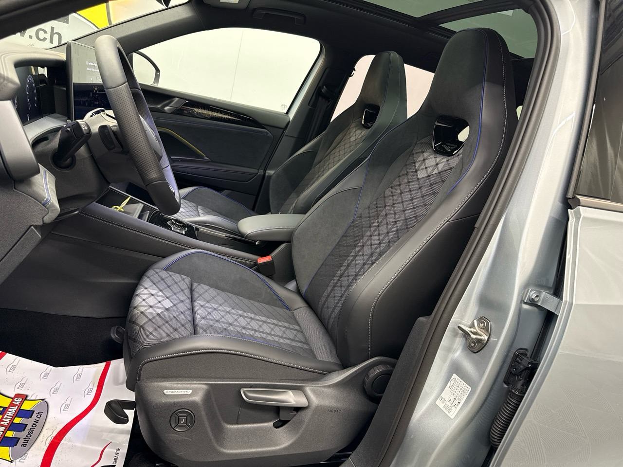VW Tayron 1.5 TSI PHEV R-Line Black Style Limited Editon 272PS-image-2