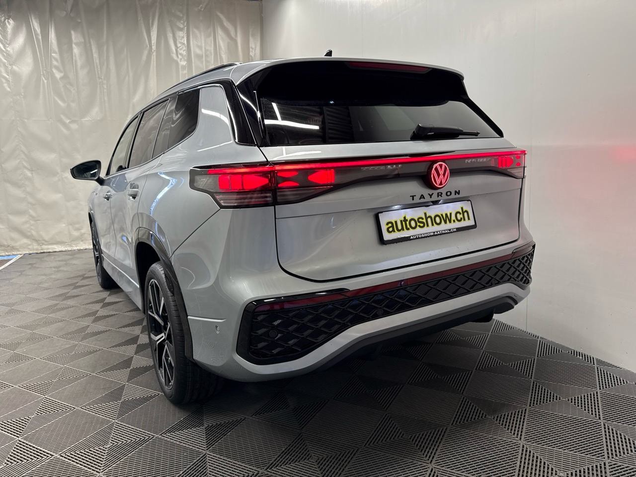 VW Tayron 1.5 TSI PHEV R-Line Black Style Limited Editon 272PS-image-18