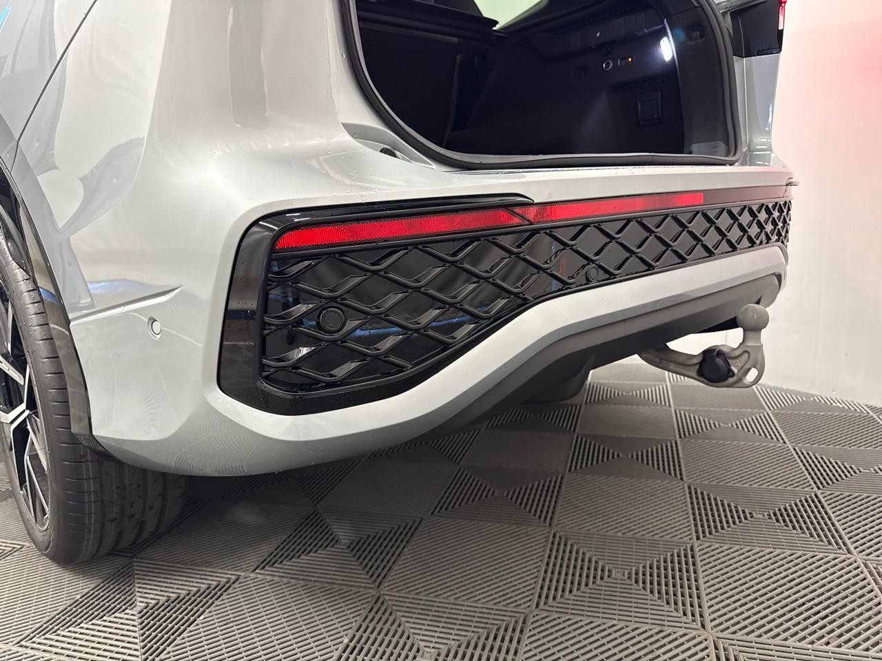 VW Tayron 1.5 TSI PHEV R-Line Black Style Limited Editon 272PS-image-15