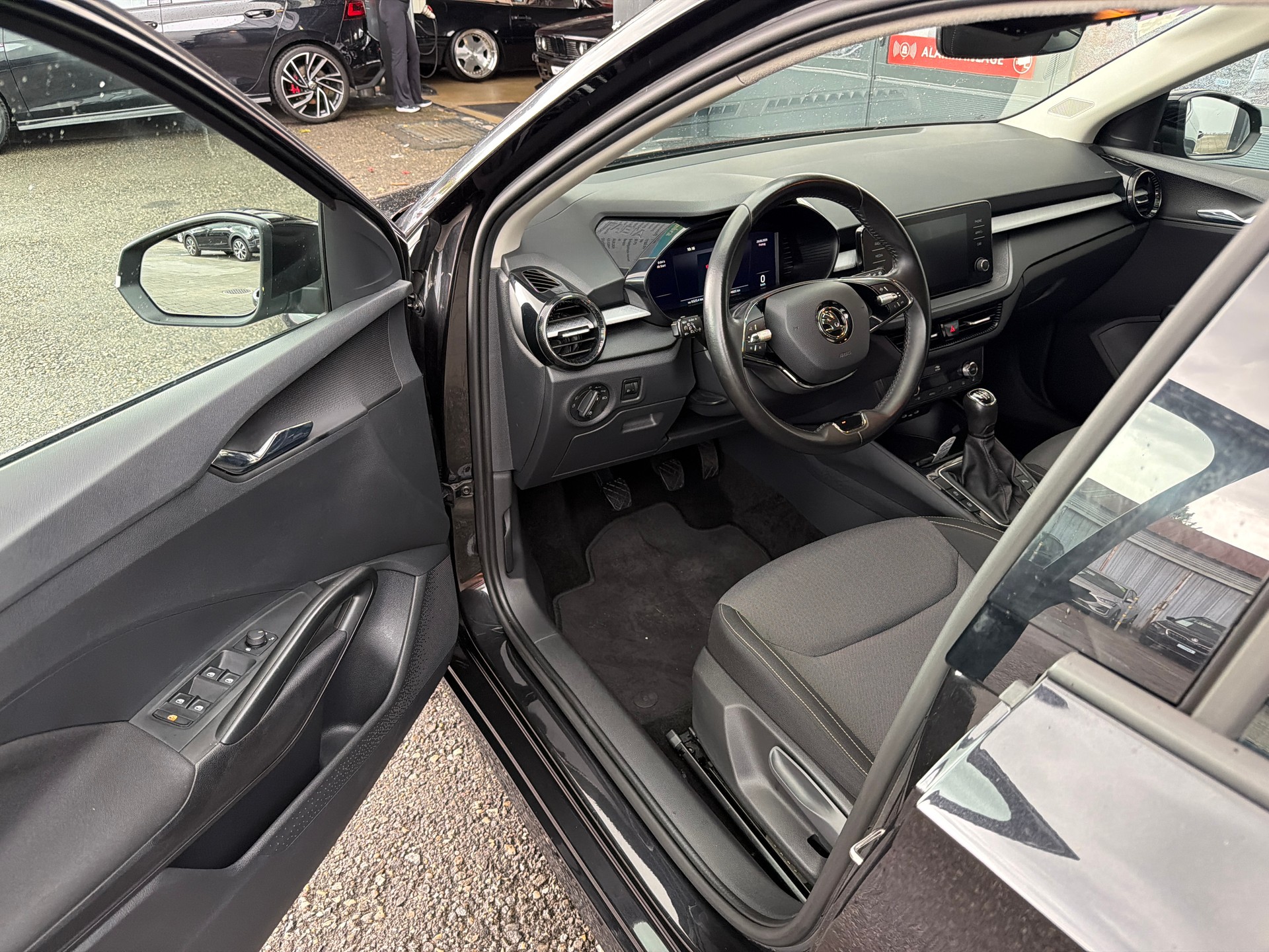 SKODA Fabia 1.0 MPI Ambition-image-7