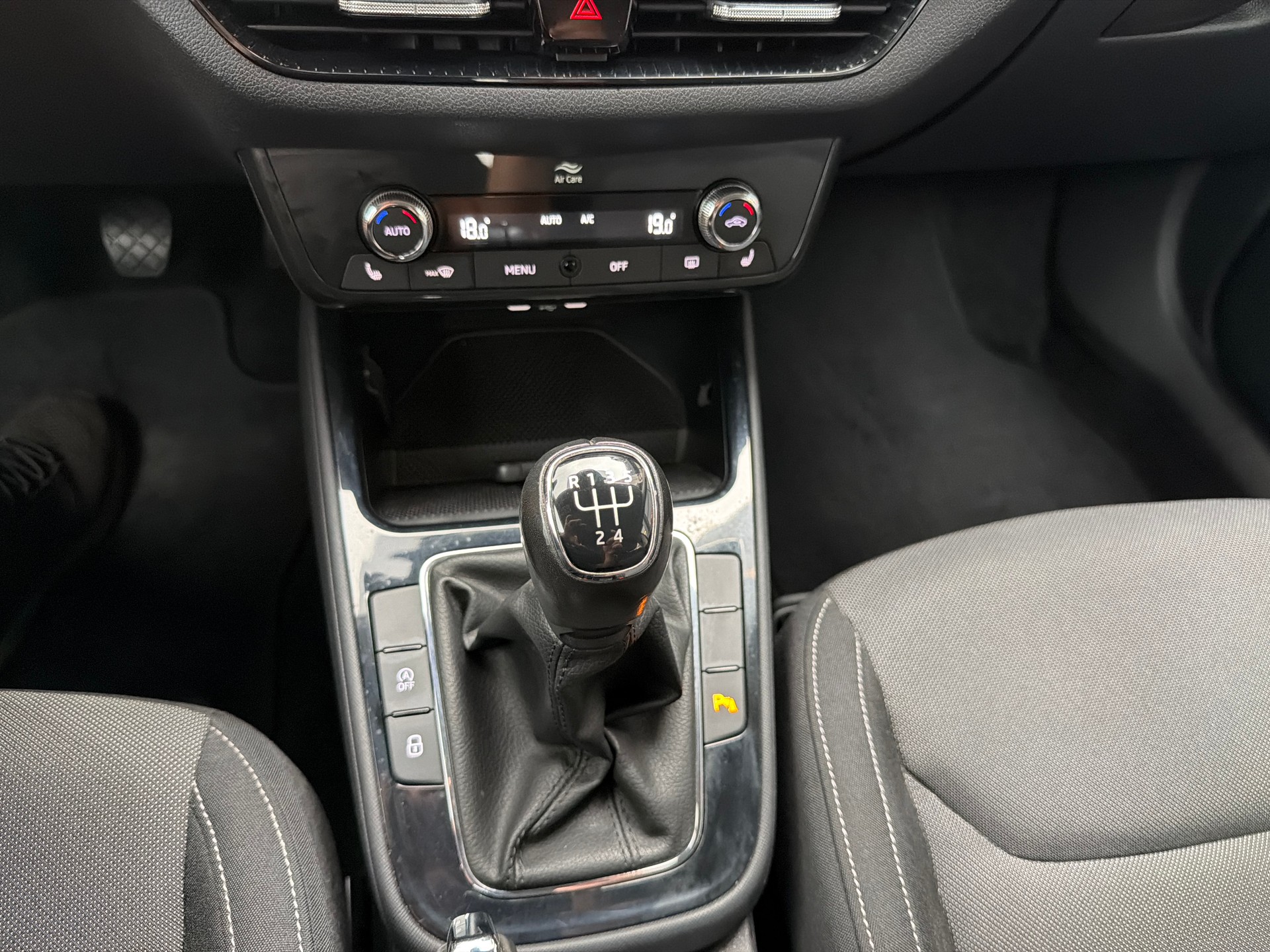 SKODA Fabia 1.0 MPI Ambition-image-13