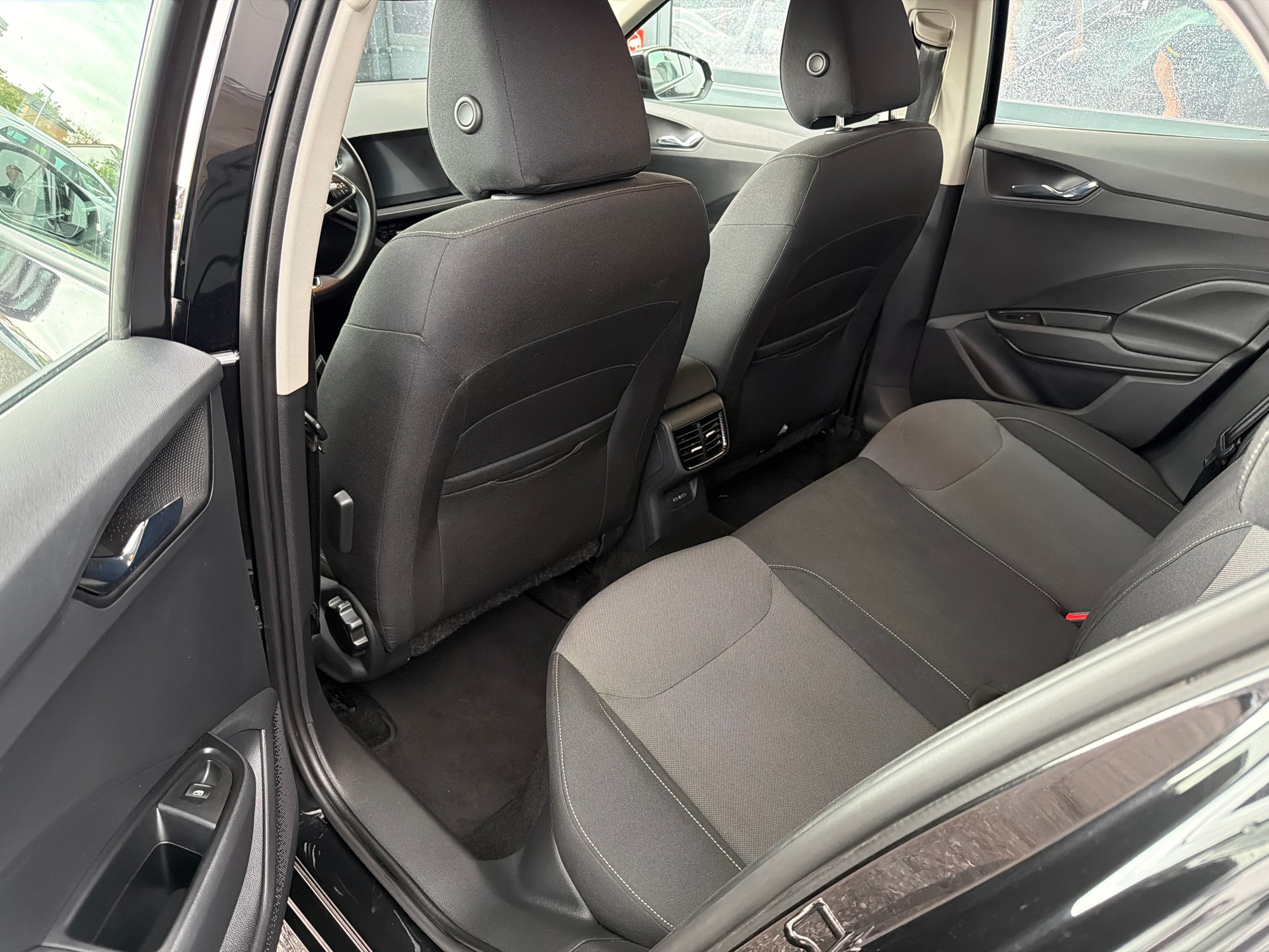 SKODA Fabia 1.0 MPI Ambition-image-6