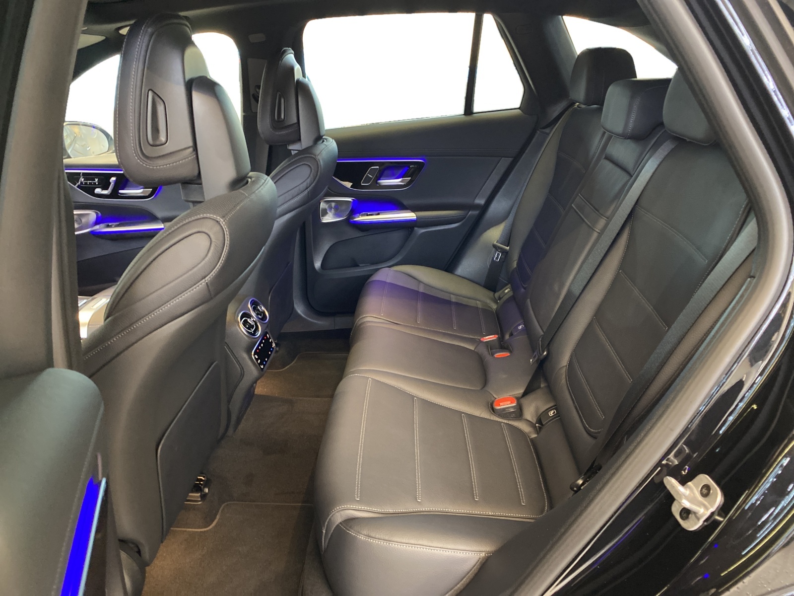 MERCEDES-BENZ GLC 300 d AMG Line 4MATIC-image-7
