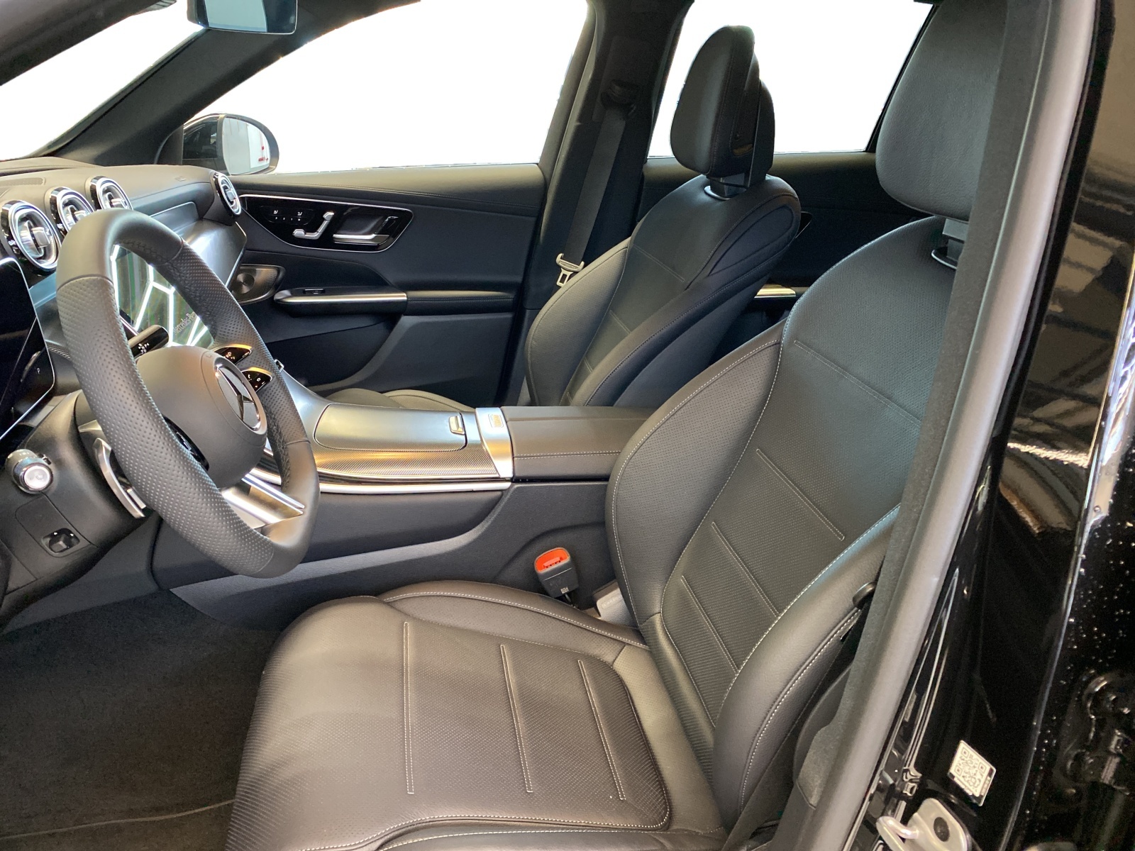 MERCEDES-BENZ GLC 300 d AMG Line 4MATIC-image-6
