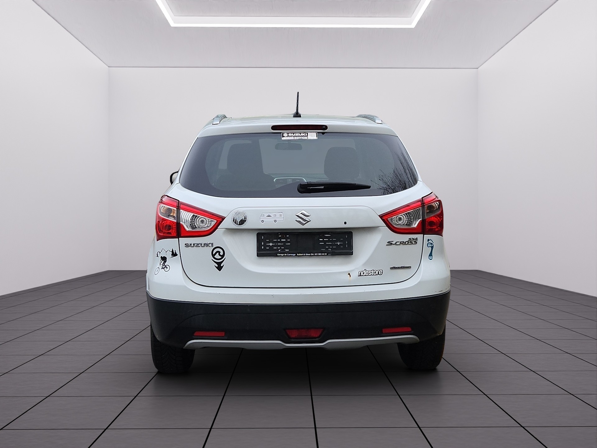 SUZUKI SX4 S-Cross 1.6 TD PizSulai Top 4WD TCSS-image-5