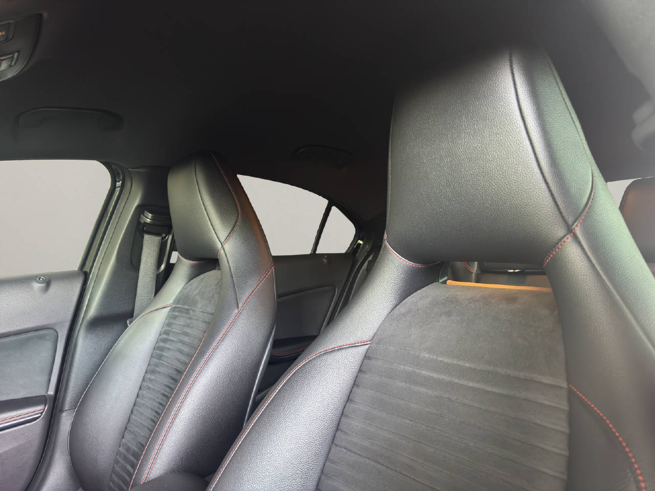 MERCEDES-BENZ A 180 AMG Line-image-5