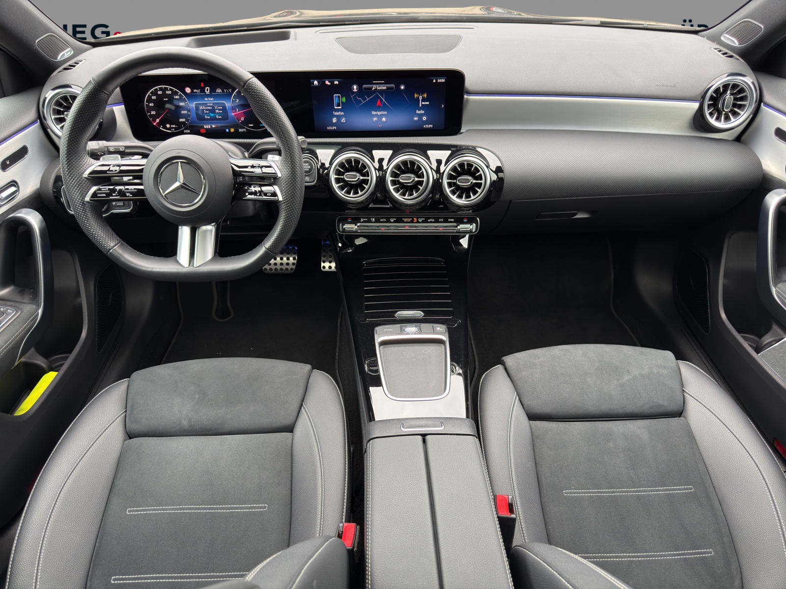 MERCEDES-BENZ A 250 4Matic 8G-DCT-image-10