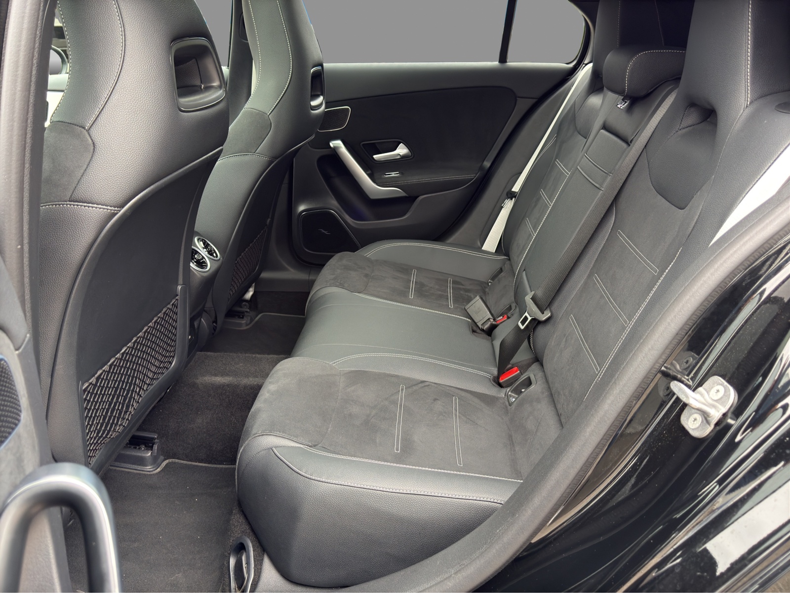 MERCEDES-BENZ A 250 4Matic 8G-DCT-image-13