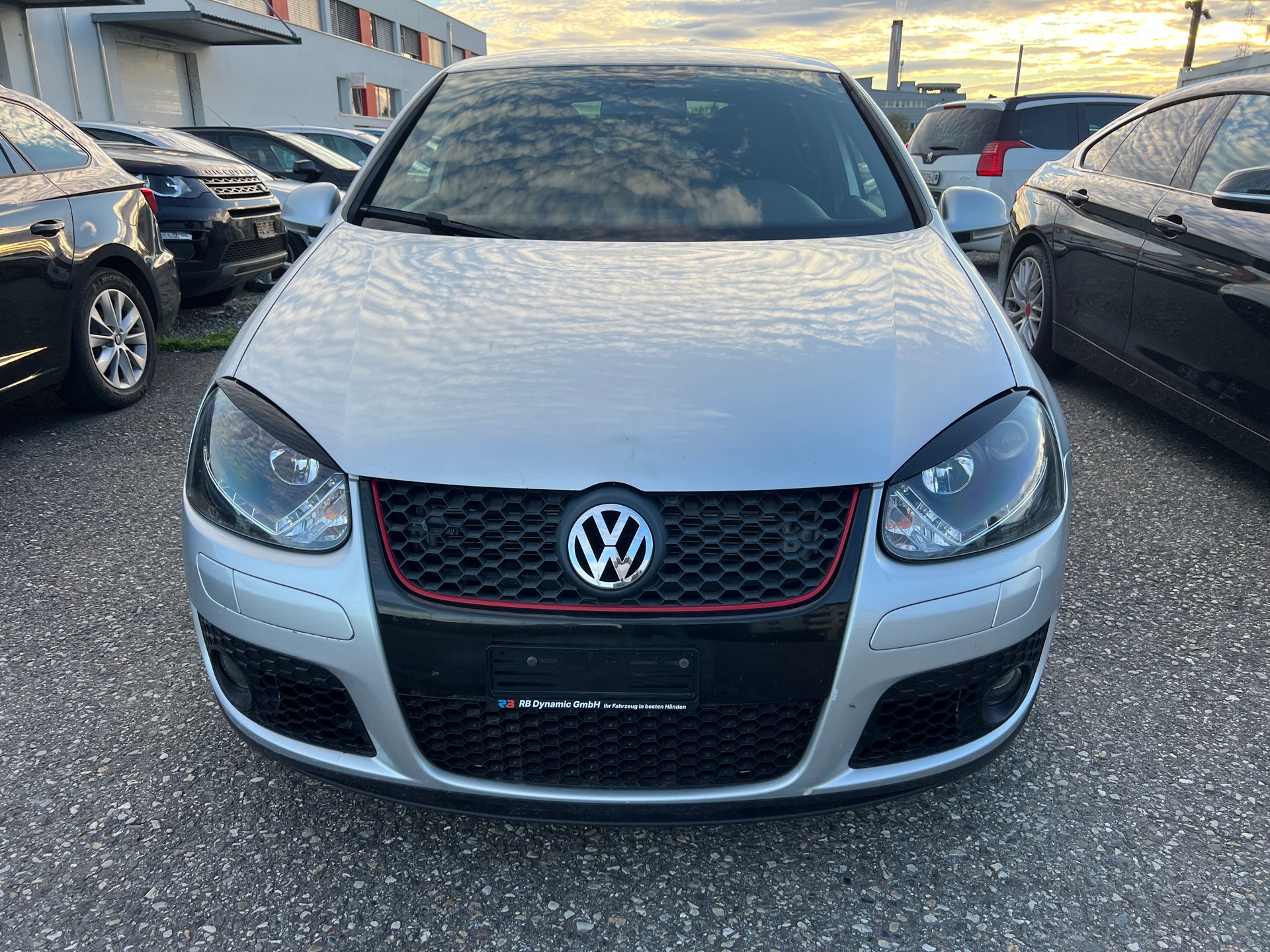 VW Golf 2.0 TFSI GTI-image-1