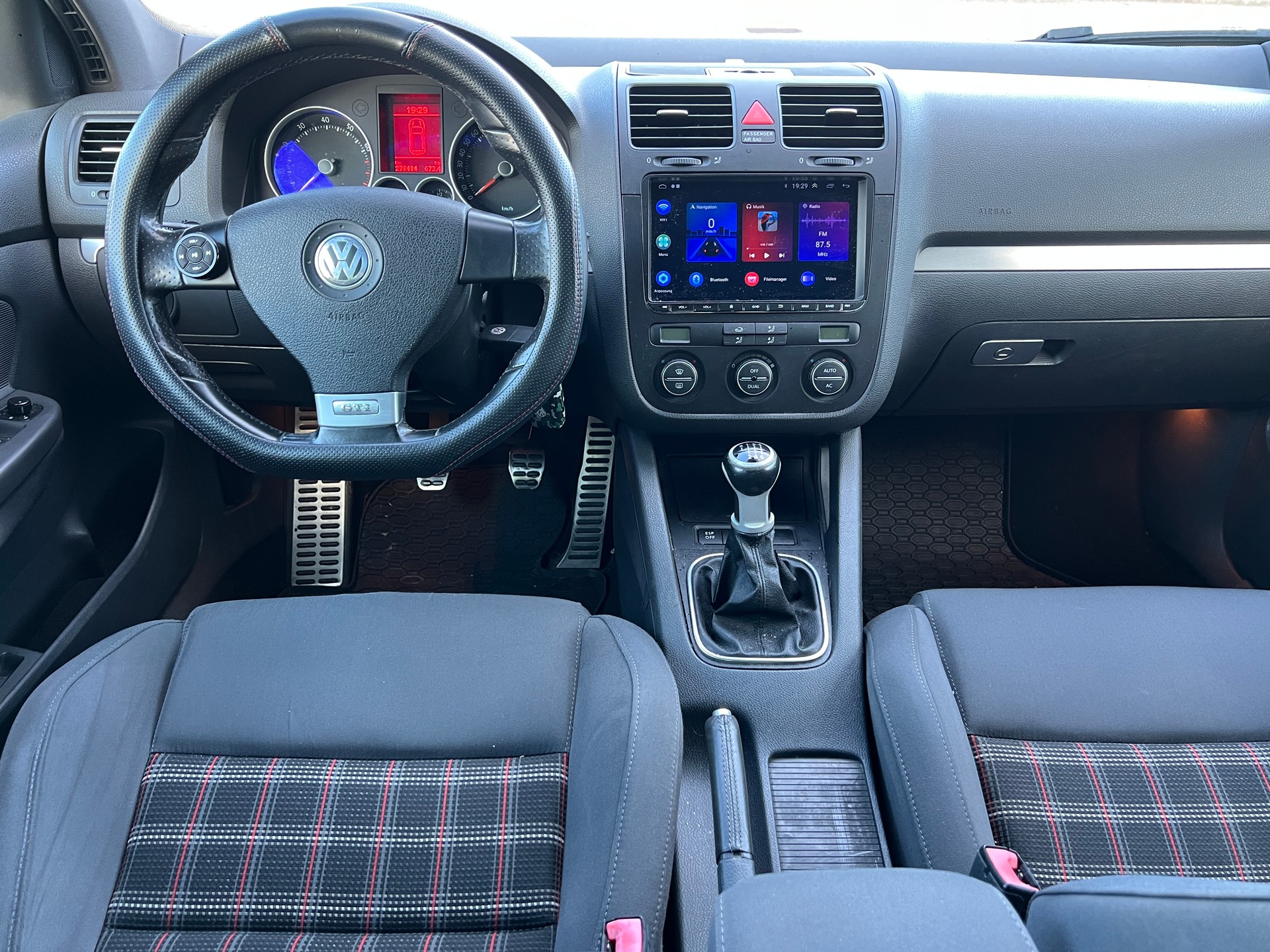 VW Golf 2.0 TFSI GTI-image-6