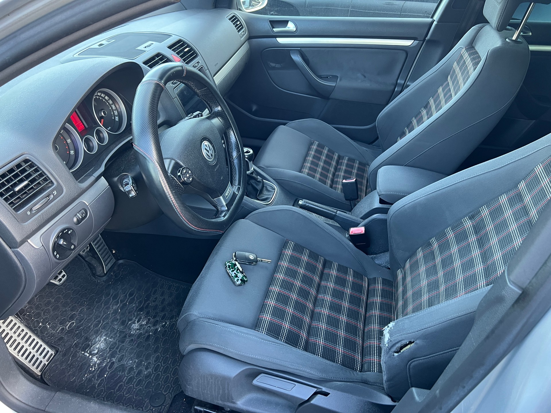 VW Golf 2.0 TFSI GTI-image-8