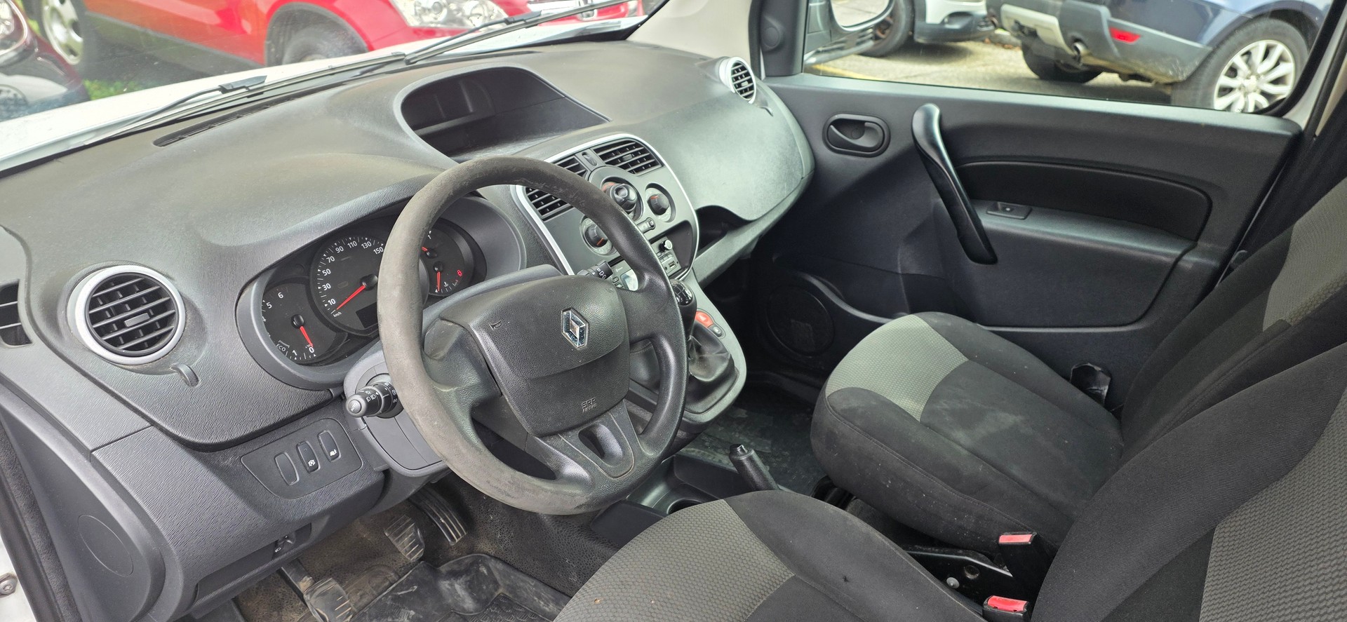 RENAULT KANGOO-image-4