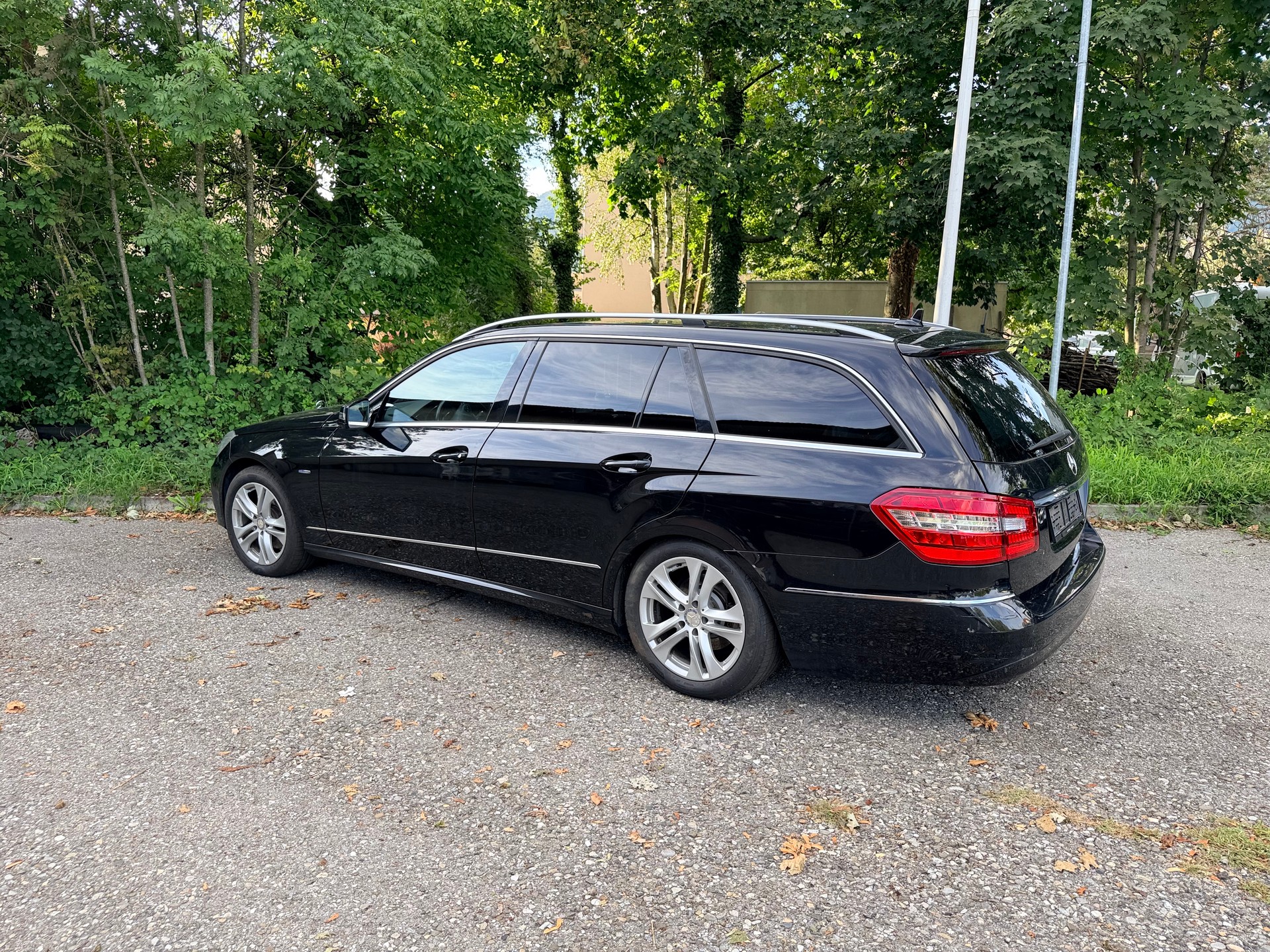 MERCEDES-BENZ E 250 CDI BlueEfficiency Elégance 4Matic 7G-Tronic-showroom-element-3