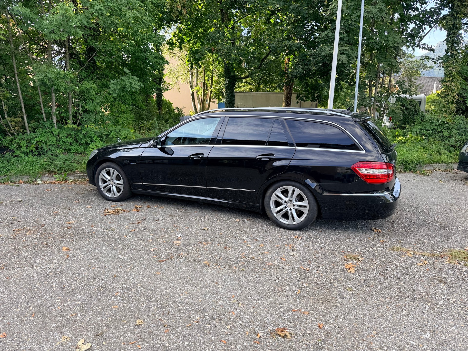 MERCEDES-BENZ E 250 CDI BlueEfficiency Elégance 4Matic 7G-Tronic-showroom-element-2