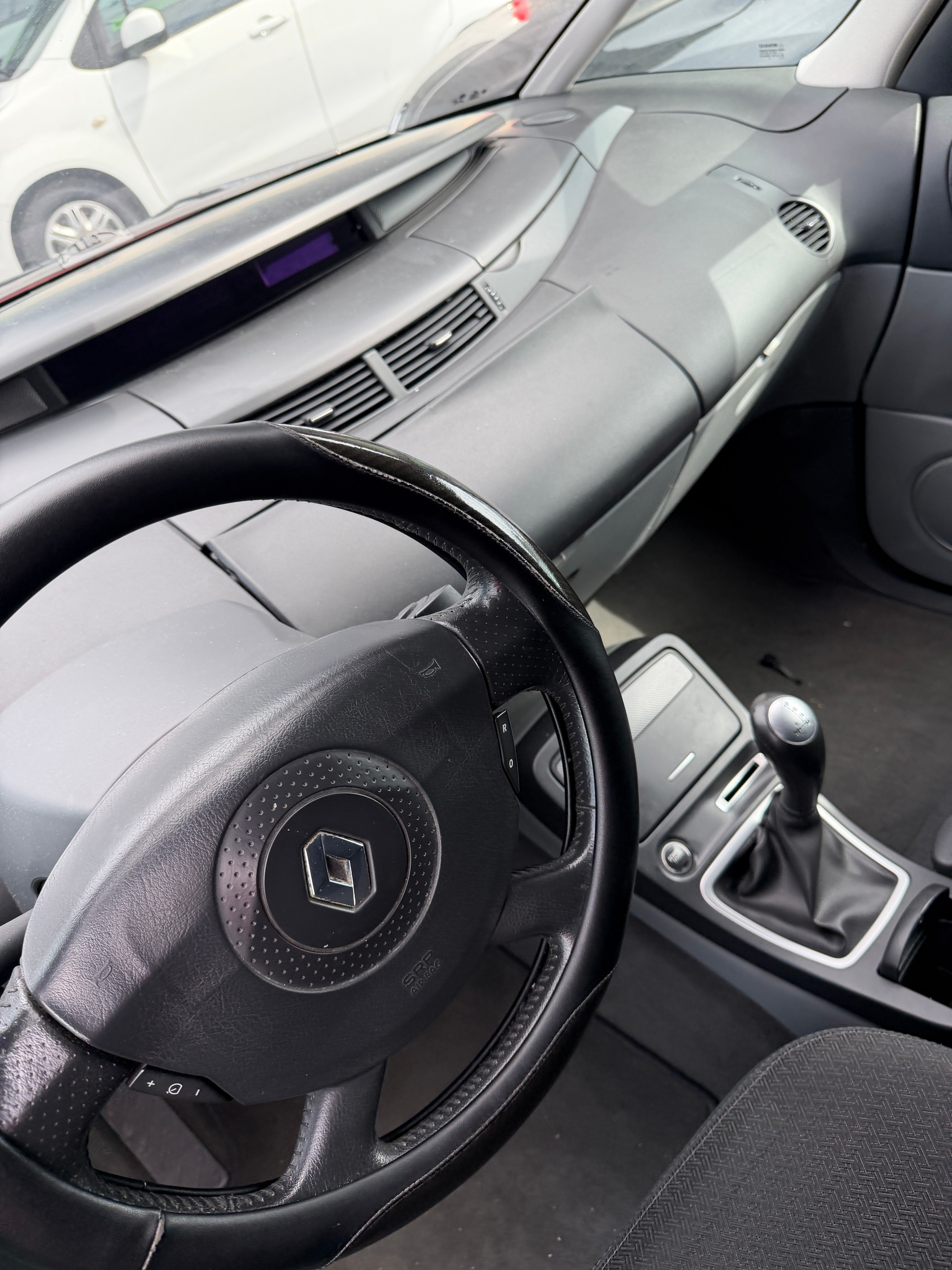 RENAULT Espace 3.5 V6 Dynamique Automatic-image-7