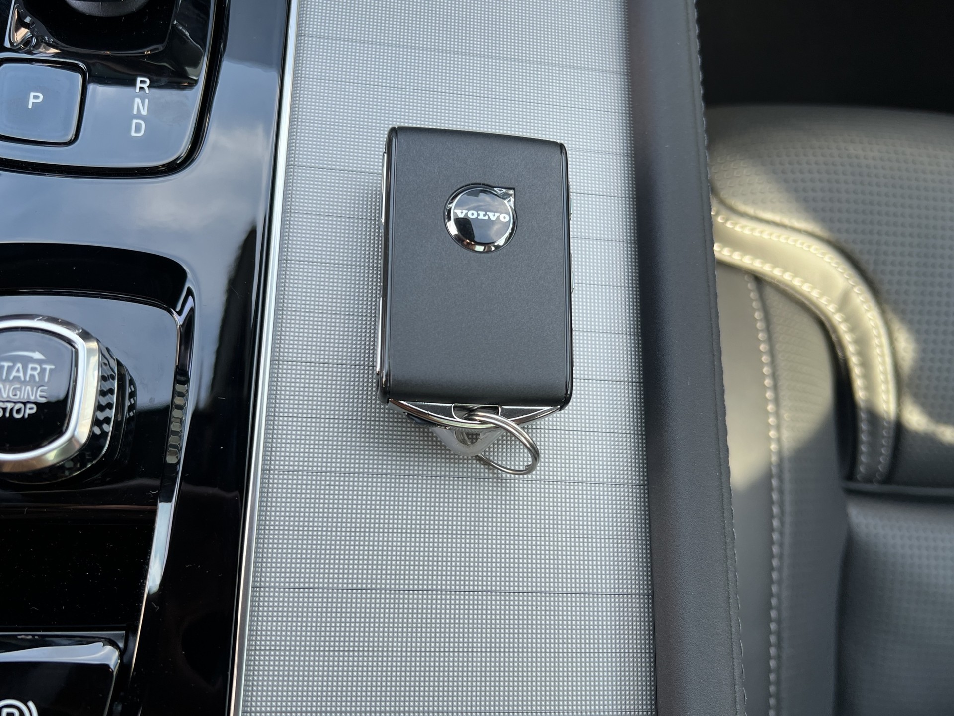 VOLVO XC90 2.0 T8 TE Black Edition eAWD-image-25