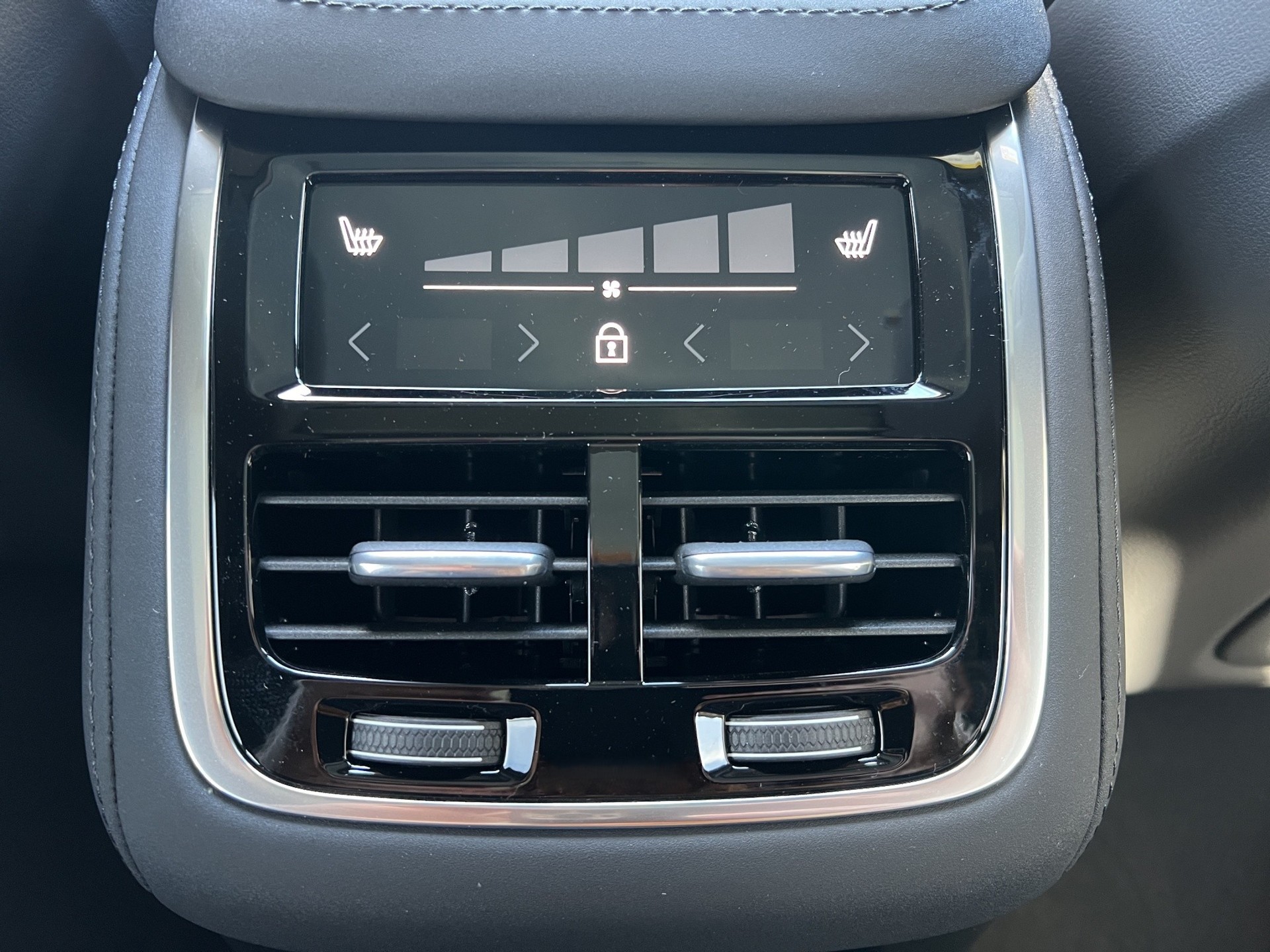 VOLVO XC90 2.0 T8 TE Black Edition eAWD-image-22
