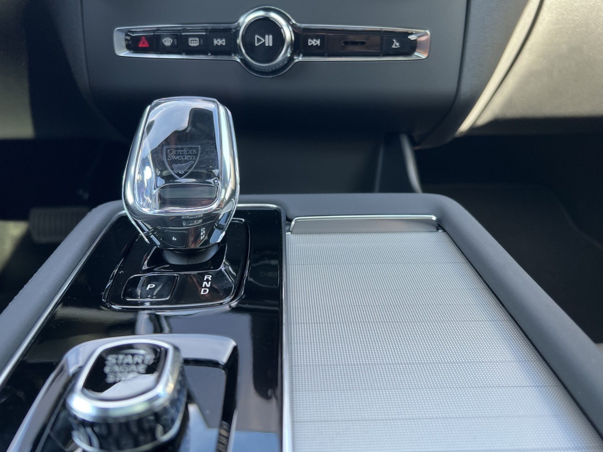 VOLVO XC90 2.0 T8 TE Black Edition eAWD-image-17