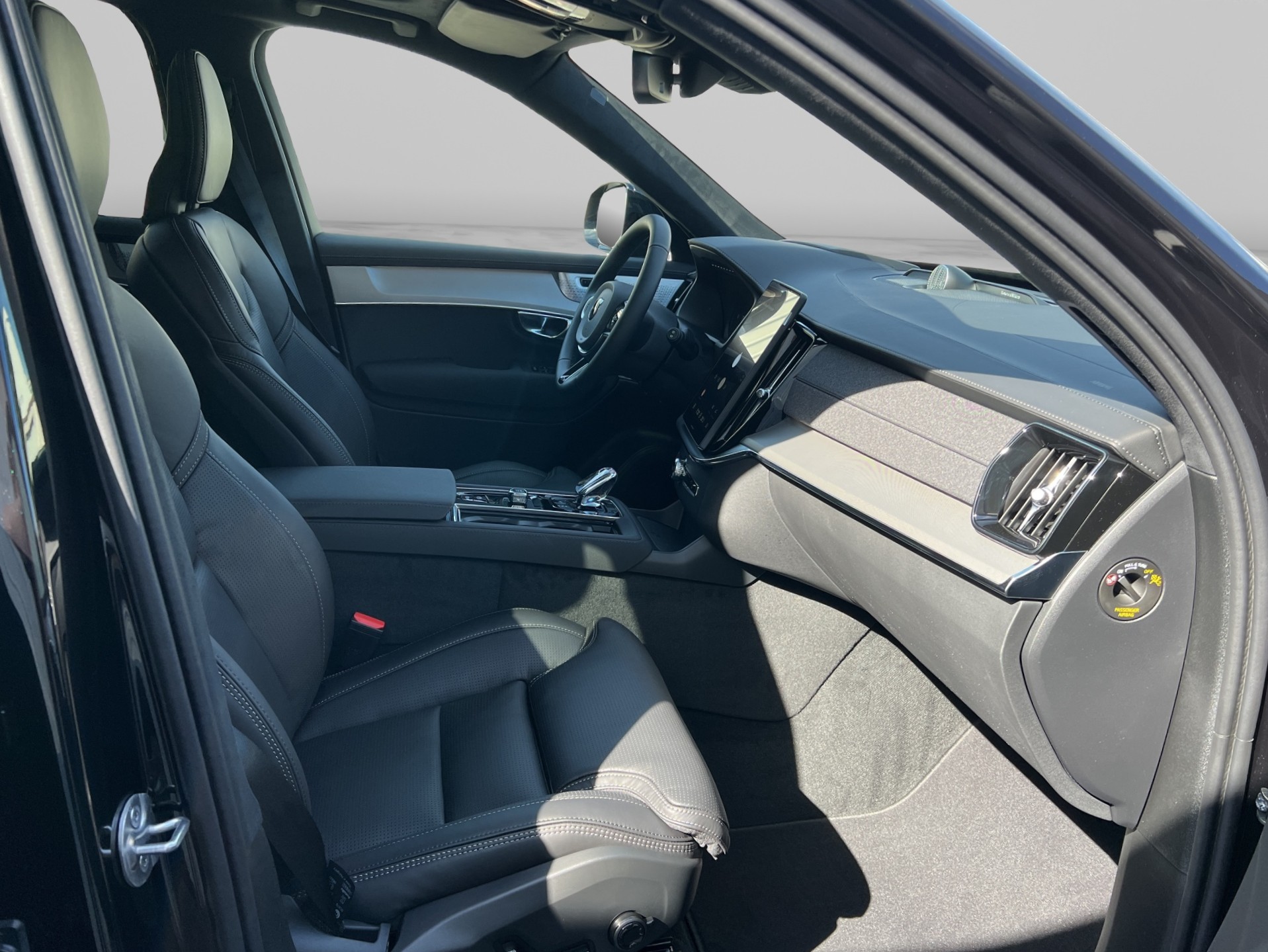 VOLVO XC90 2.0 T8 TE Black Edition eAWD-image-13