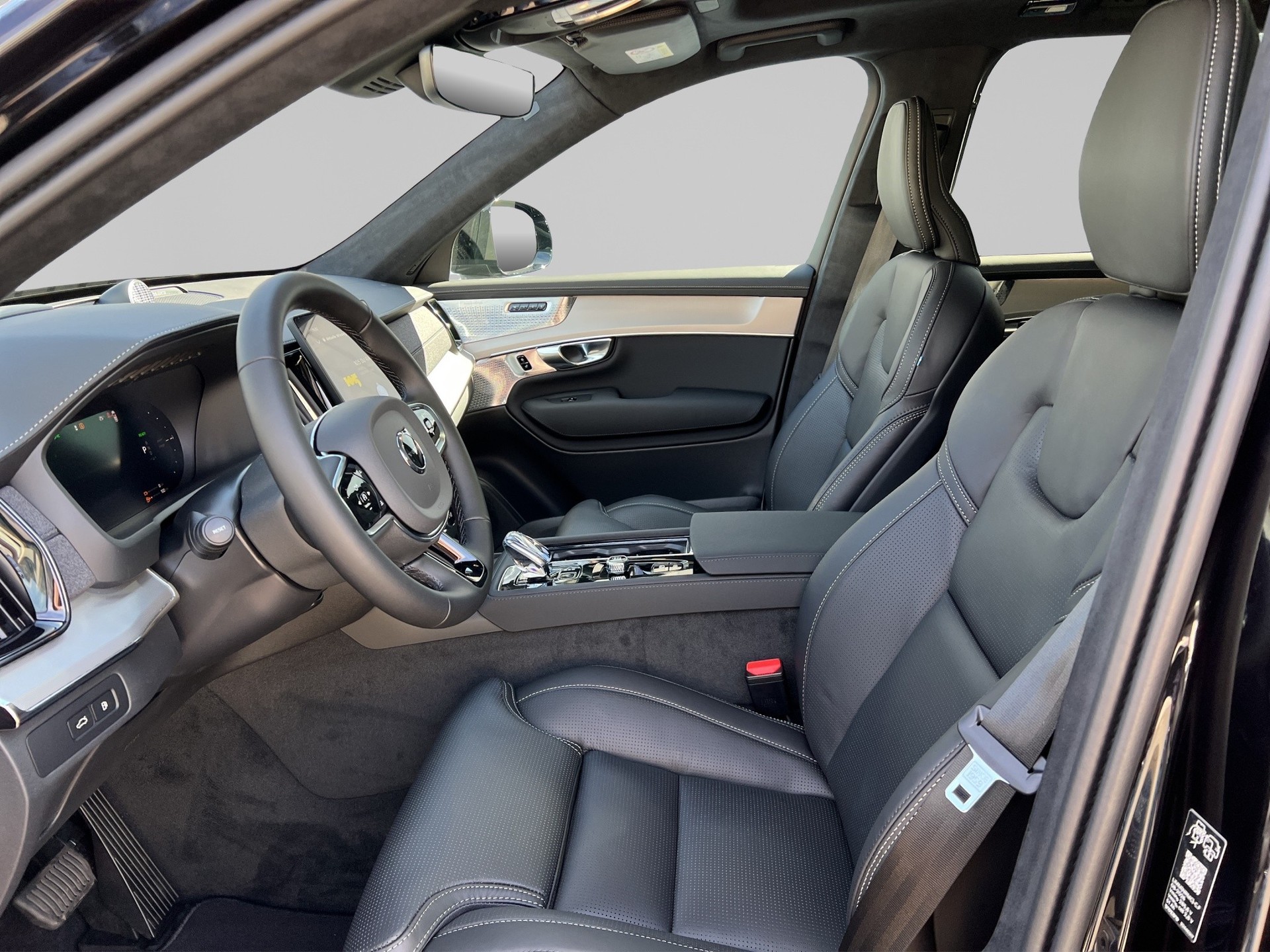 VOLVO XC90 2.0 T8 TE Black Edition eAWD-image-9
