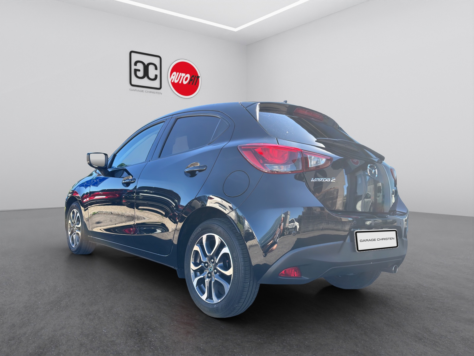 MAZDA 2 SKYACTIV-G 115 Revolution-image-3