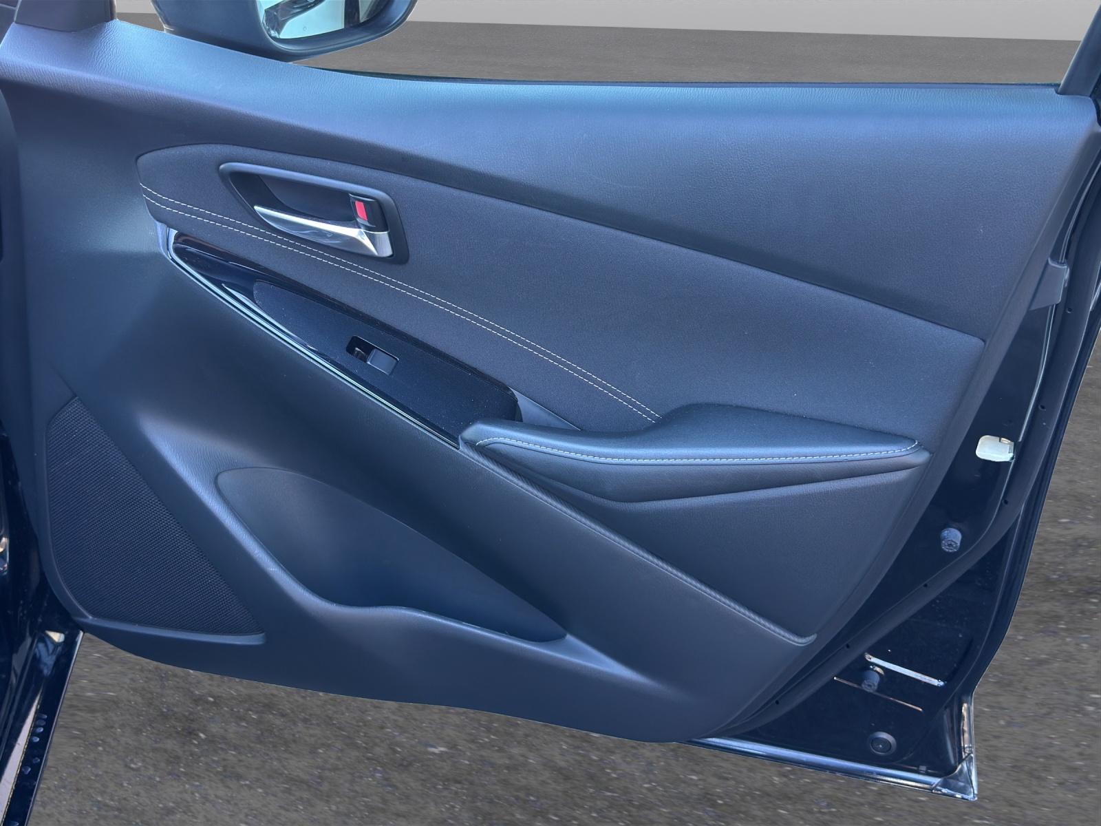 MAZDA 2 SKYACTIV-G 115 Revolution-image-16