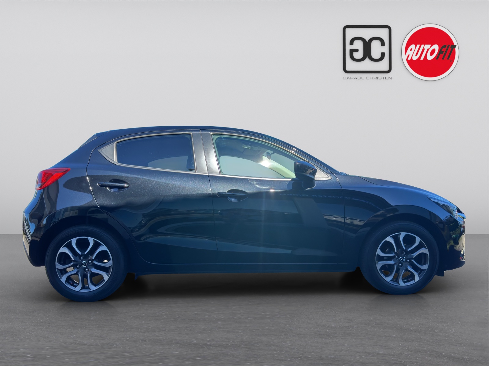 MAZDA 2 SKYACTIV-G 115 Revolution-image-7