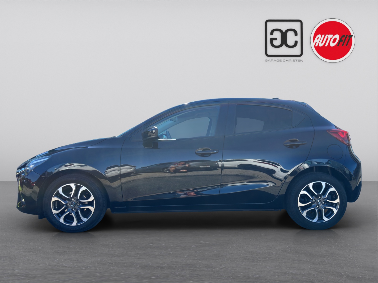 MAZDA 2 SKYACTIV-G 115 Revolution-image-6
