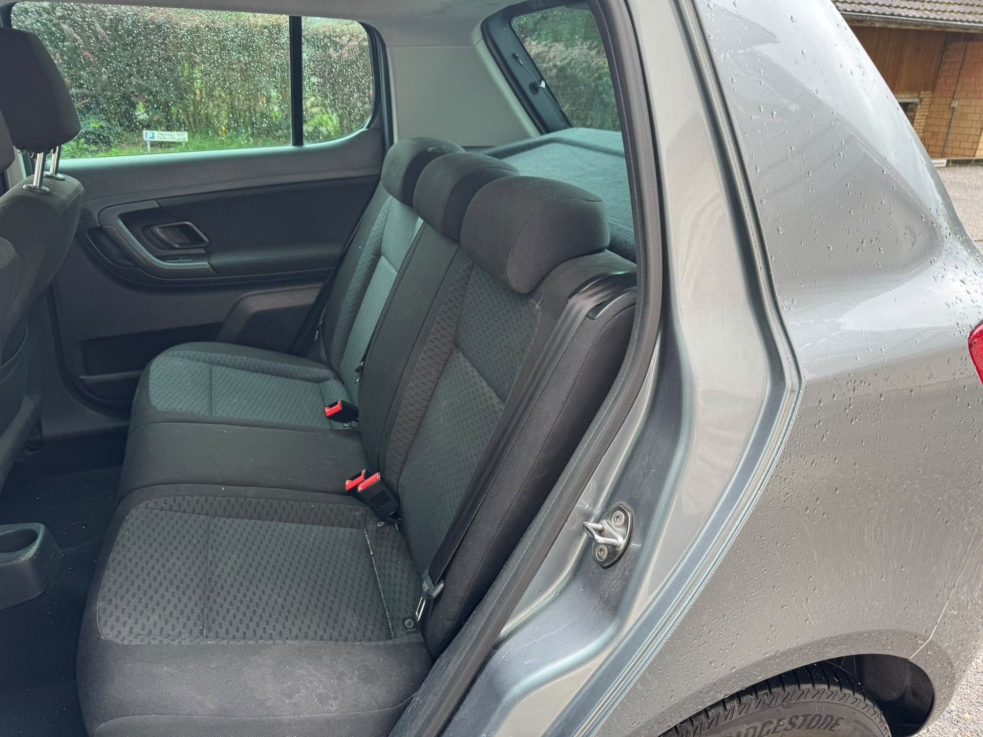 SKODA Fabia 1.2 TSI Ambition-image-8